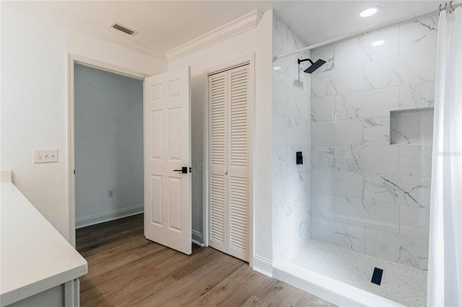 832 BROOKWOOD DRIVE, Lakeland, FL 33813 guest bathroom