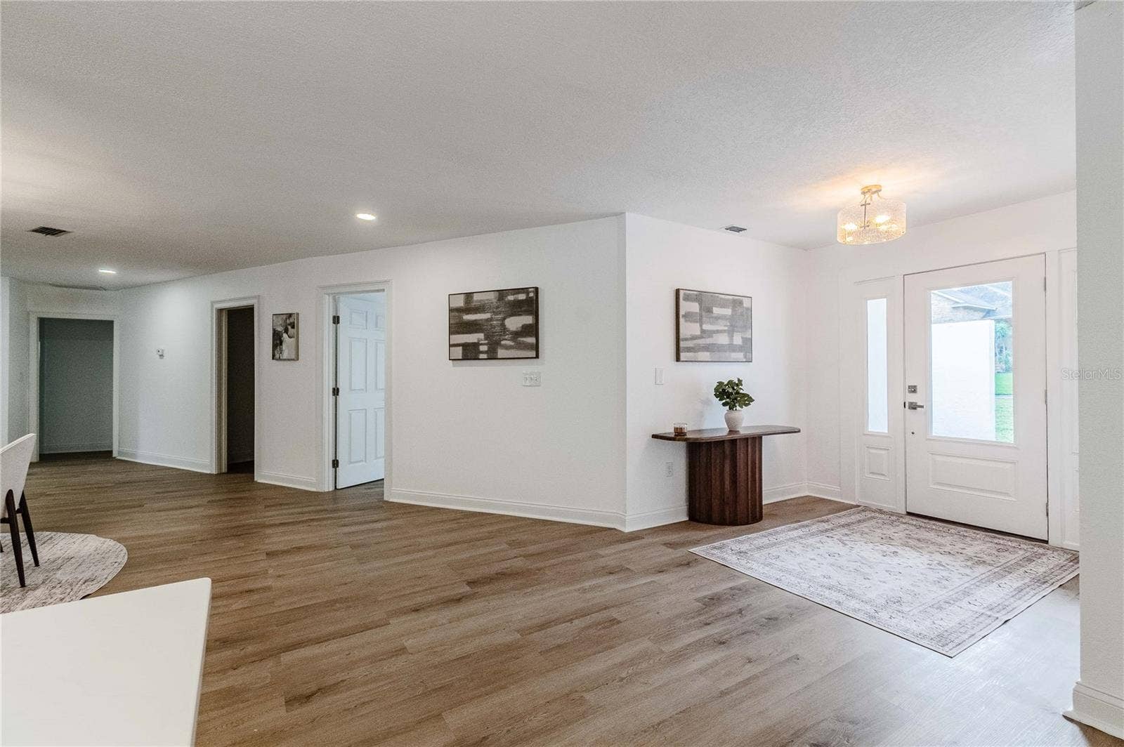 832 BROOKWOOD DRIVE, Lakeland, FL 33813 Entryway