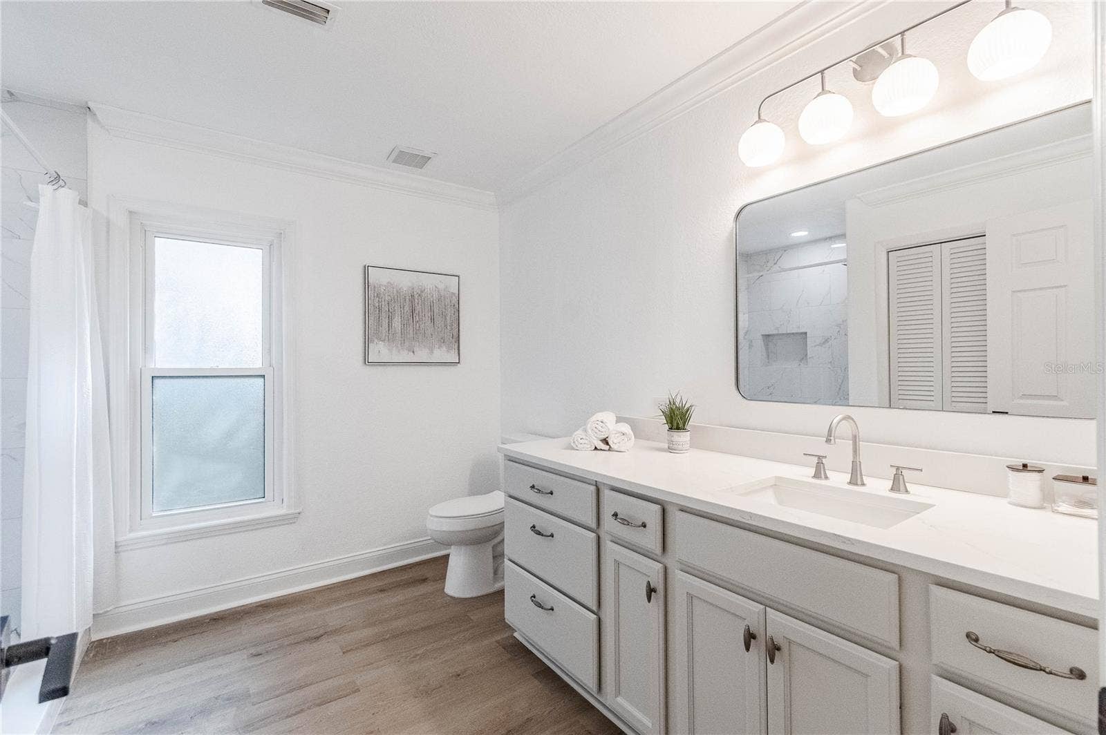 832 BROOKWOOD DRIVE, Lakeland, FL 33813 guest bathroom
