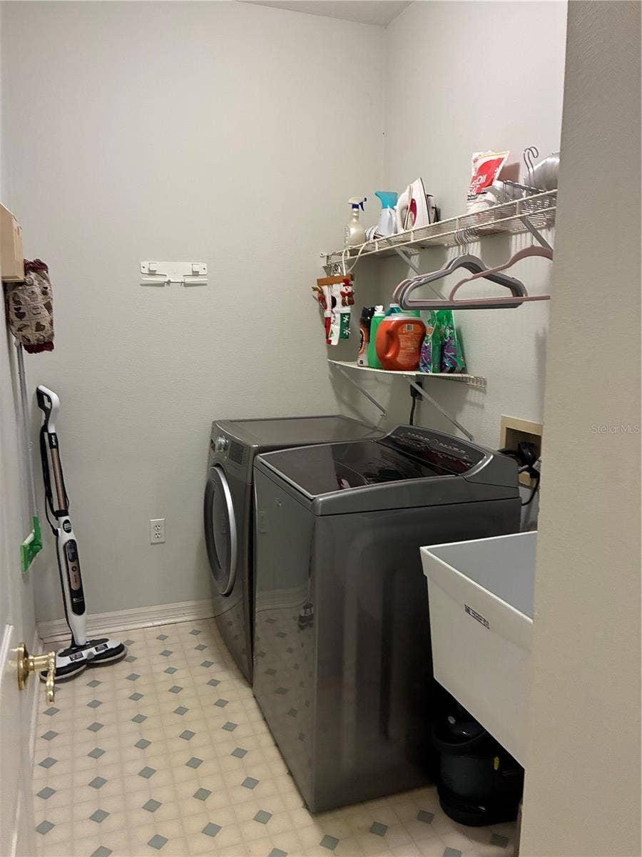 14 CRYSTAL WATERS DRIVE, Winter Haven, FL 33880 LAUNDRY ROOM