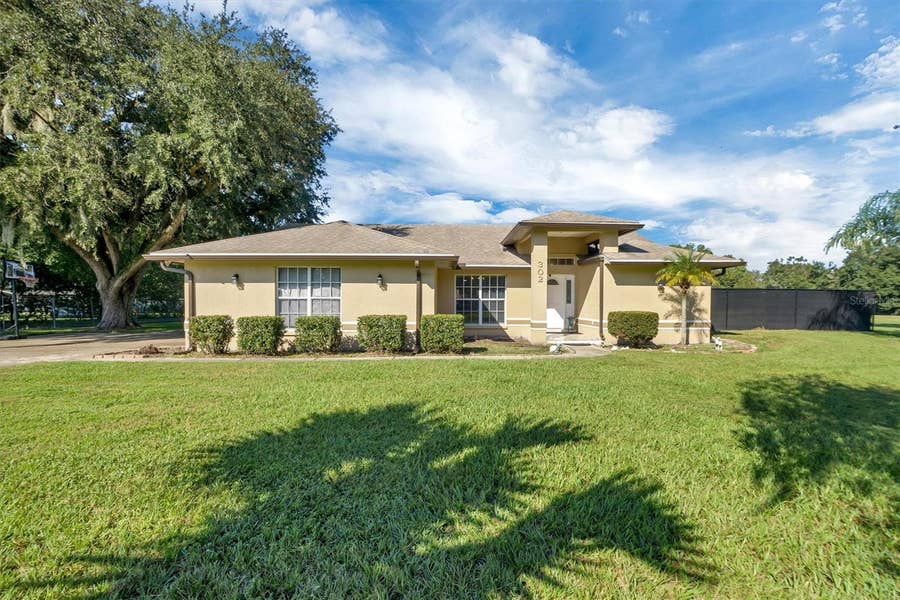 Property photo for 302 N WEBB ROAD, Plant City, FL