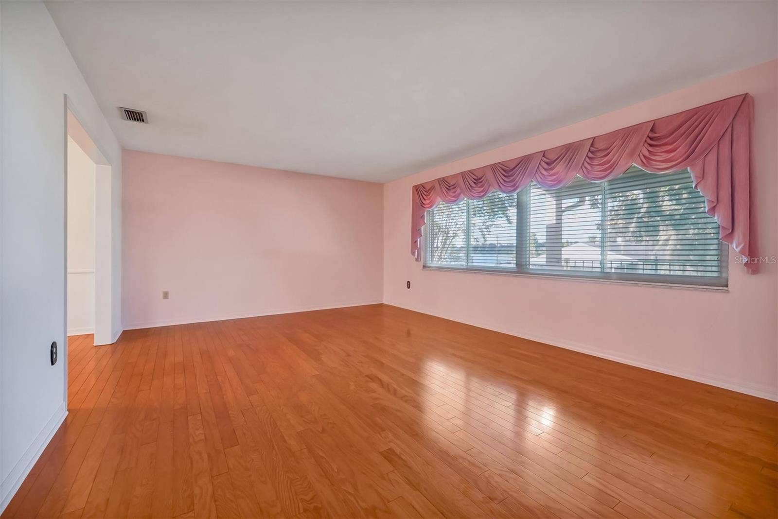1400 AVENUE D NE, Winter Haven, FL 33881 1400 AVENUE D NE, Winter Haven, FL 33881