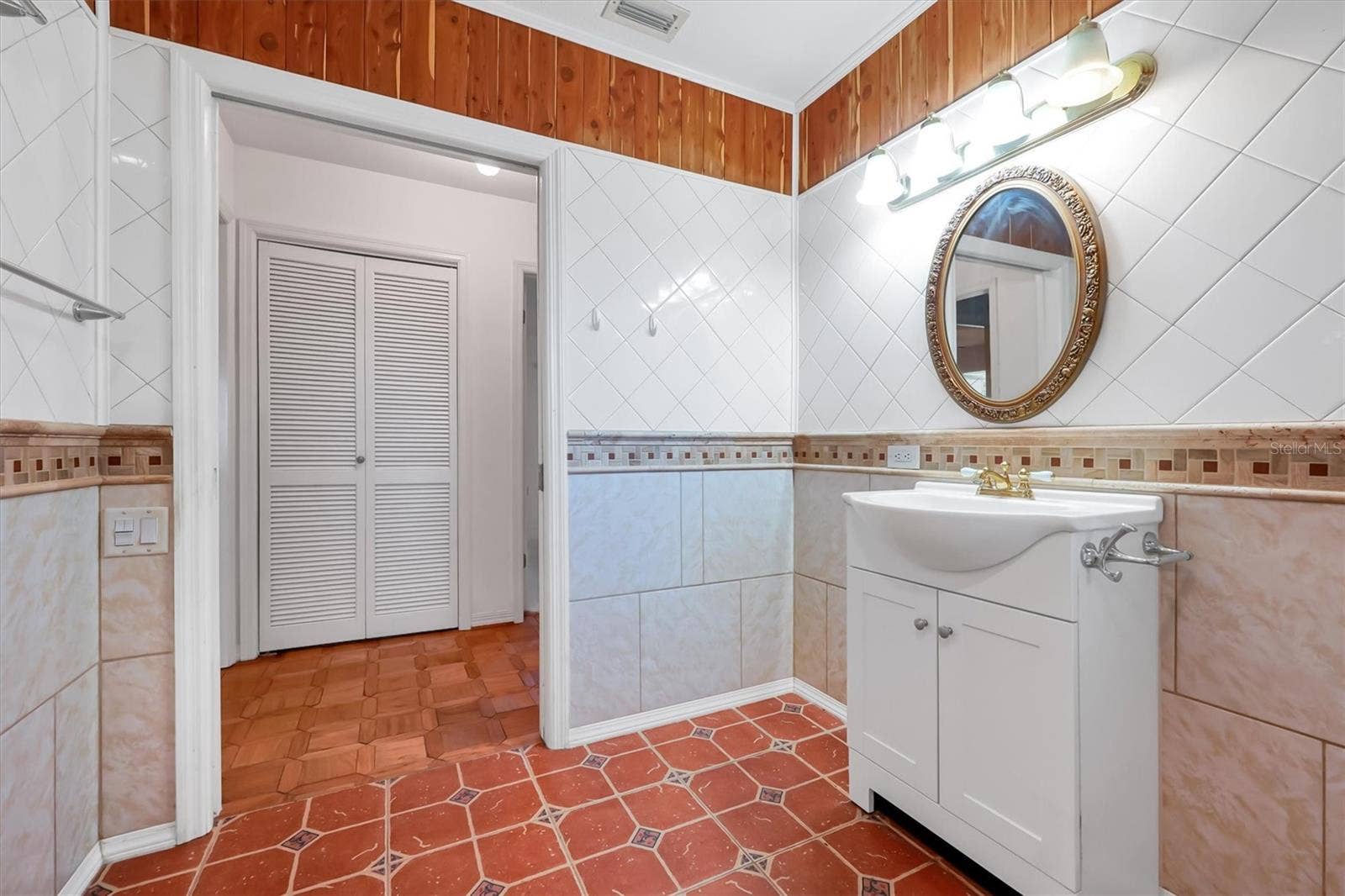 1400 AVENUE D NE, Winter Haven, FL 33881 1400 AVENUE D NE, Winter Haven, FL 33881