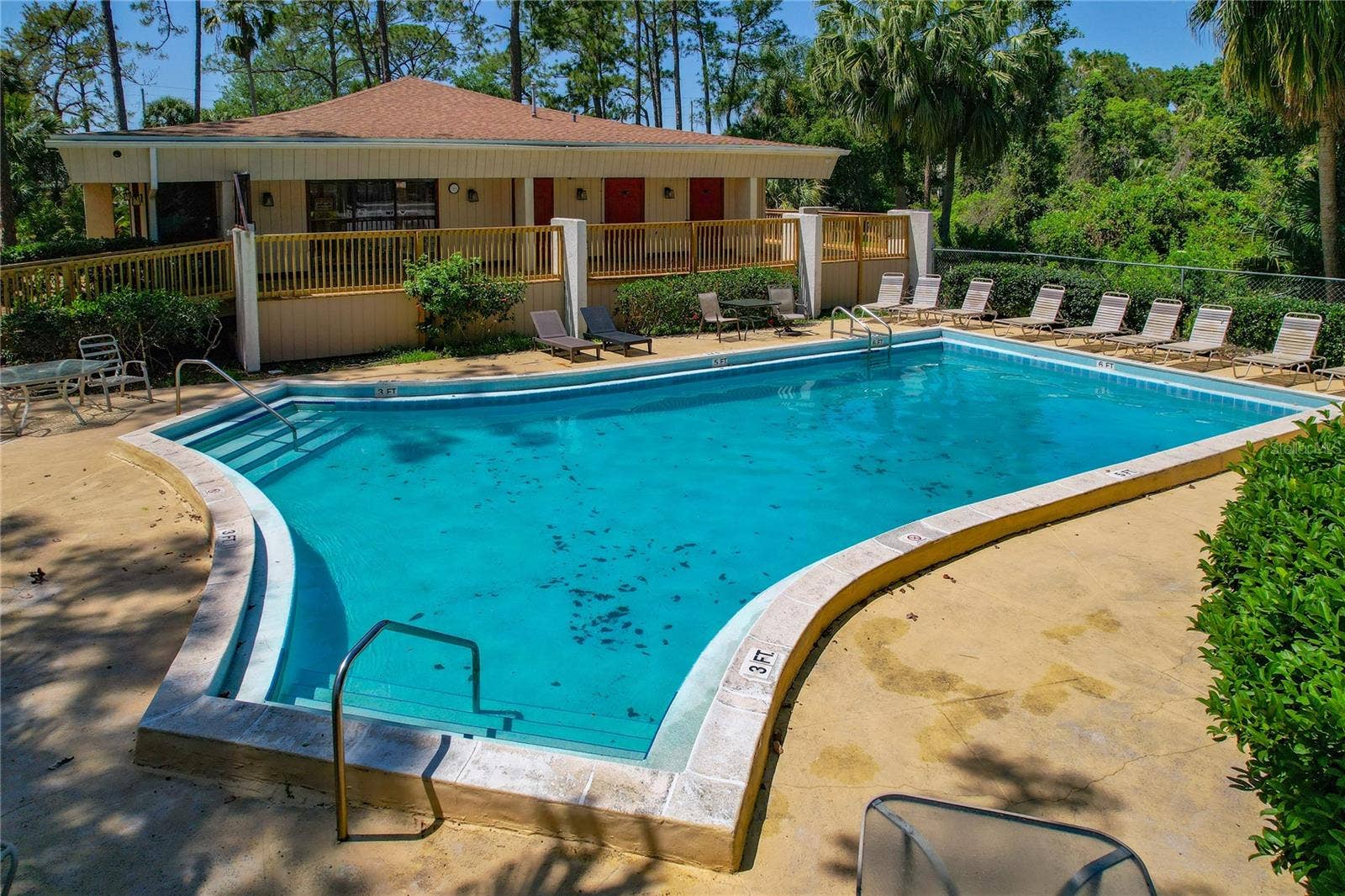 100 EL CAMINO DR, #104, Winter Haven, FL 33884 Community pool