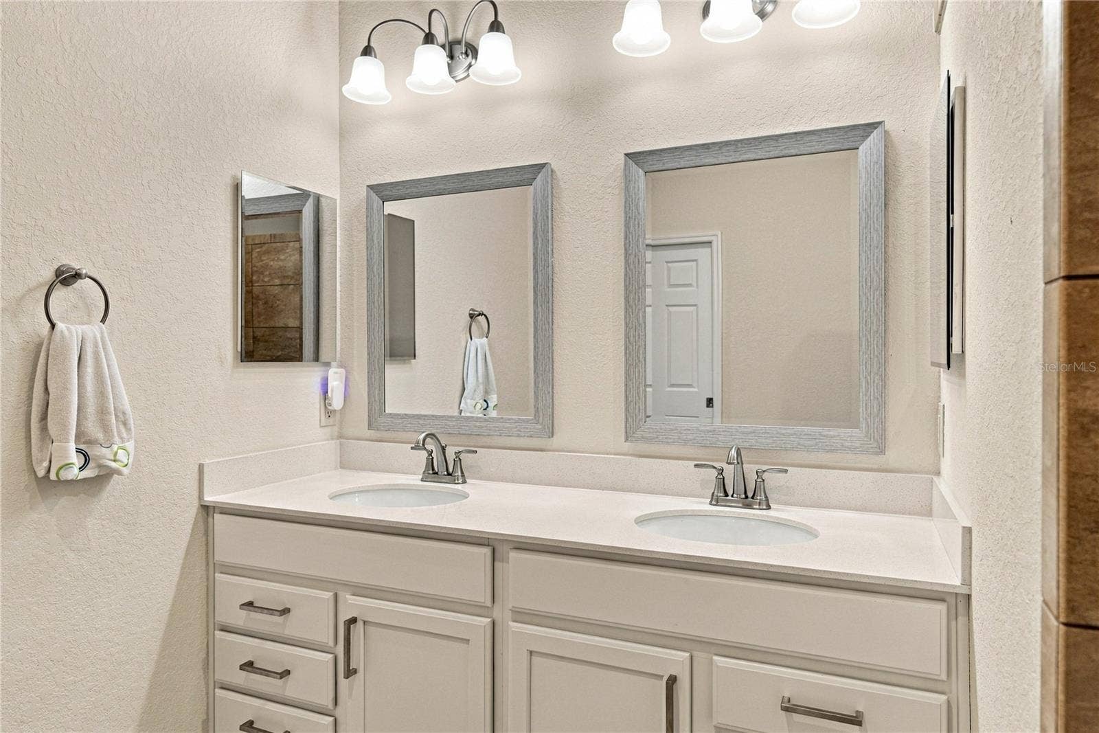 6125 PEBBLE BEACH BOULEVARD, Winter Haven, FL 33884 Primary bath