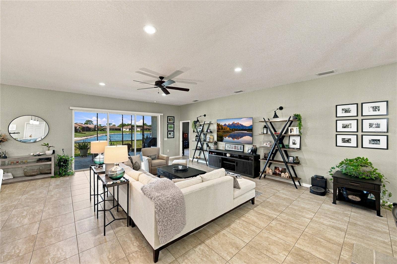 6125 PEBBLE BEACH BOULEVARD, Winter Haven, FL 33884 Living room