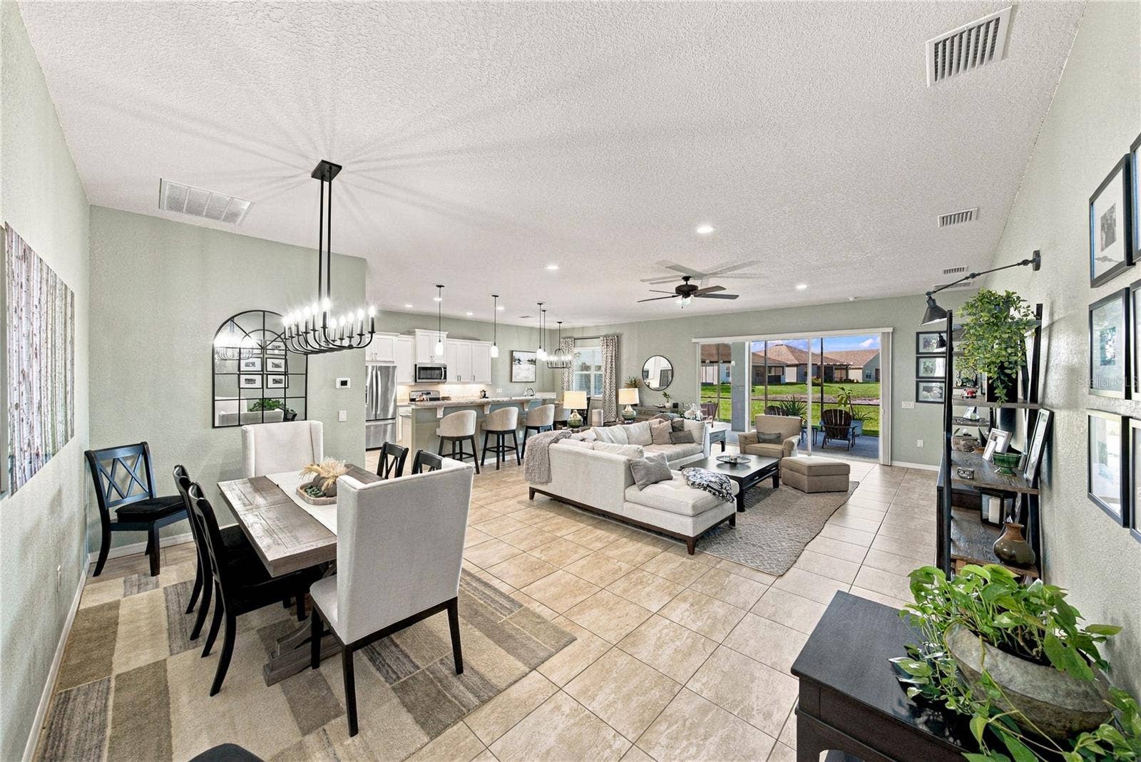 6125 PEBBLE BEACH BOULEVARD, Winter Haven, FL 33884 Living room