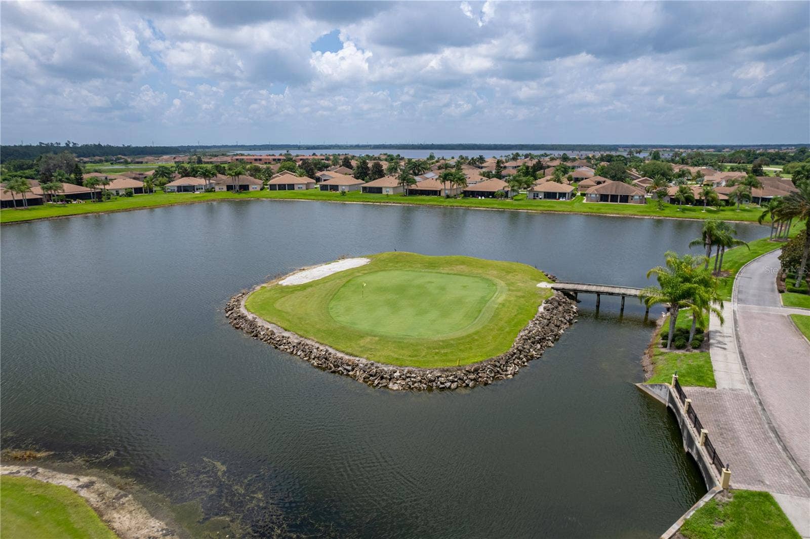 6125 PEBBLE BEACH BOULEVARD, Winter Haven, FL 33884 Lake Ashton island green
