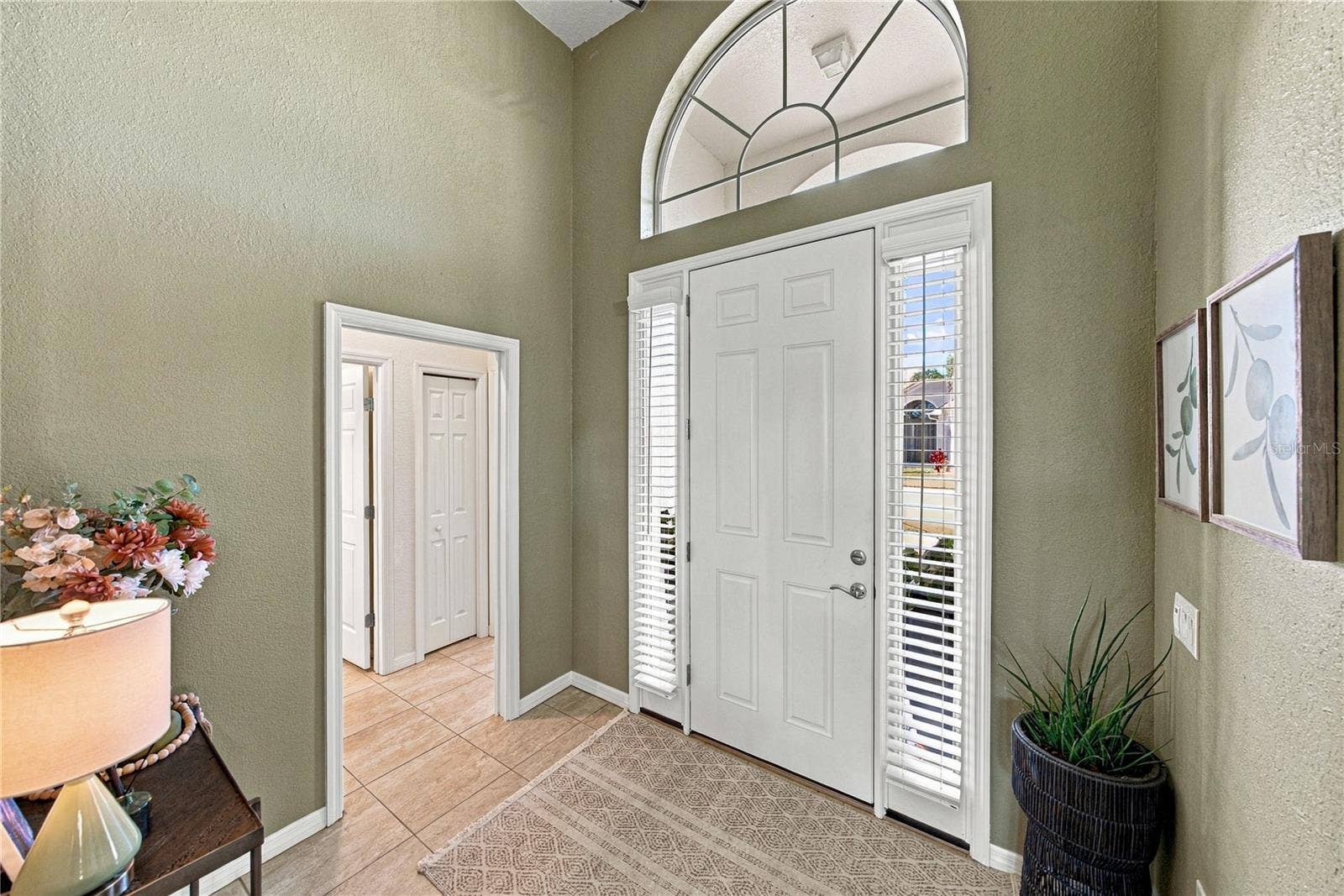 6125 PEBBLE BEACH BOULEVARD, Winter Haven, FL 33884 Interior front entry