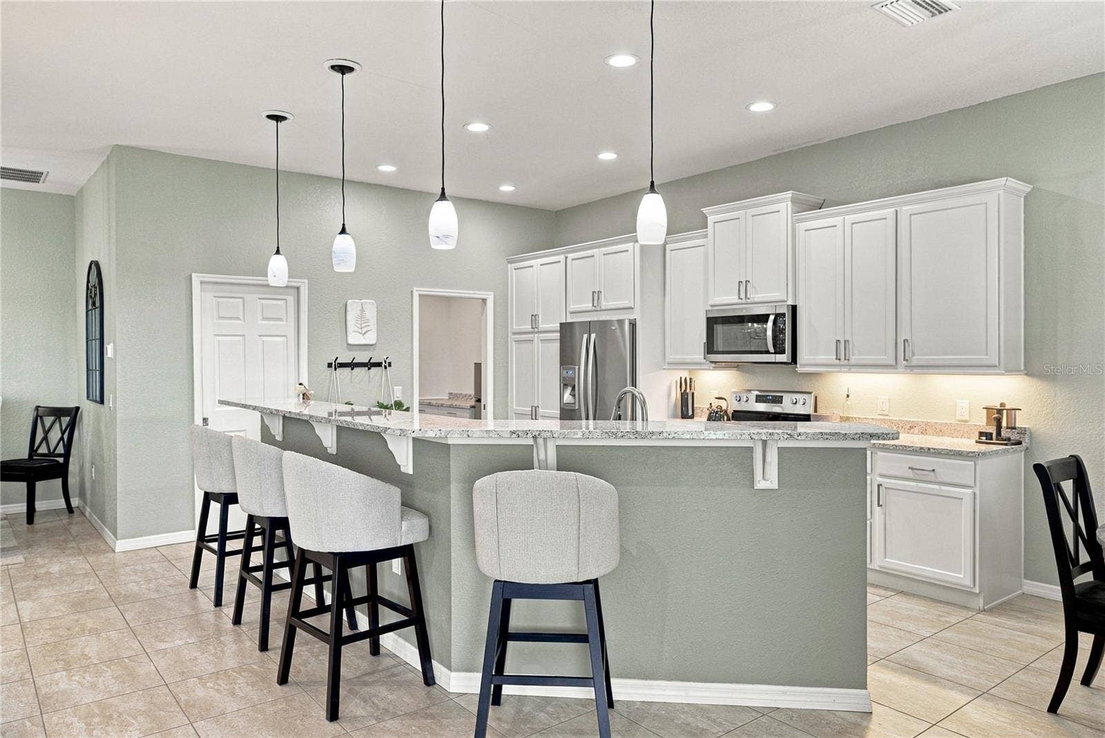 6125 PEBBLE BEACH BOULEVARD, Winter Haven, FL 33884 Kitchen