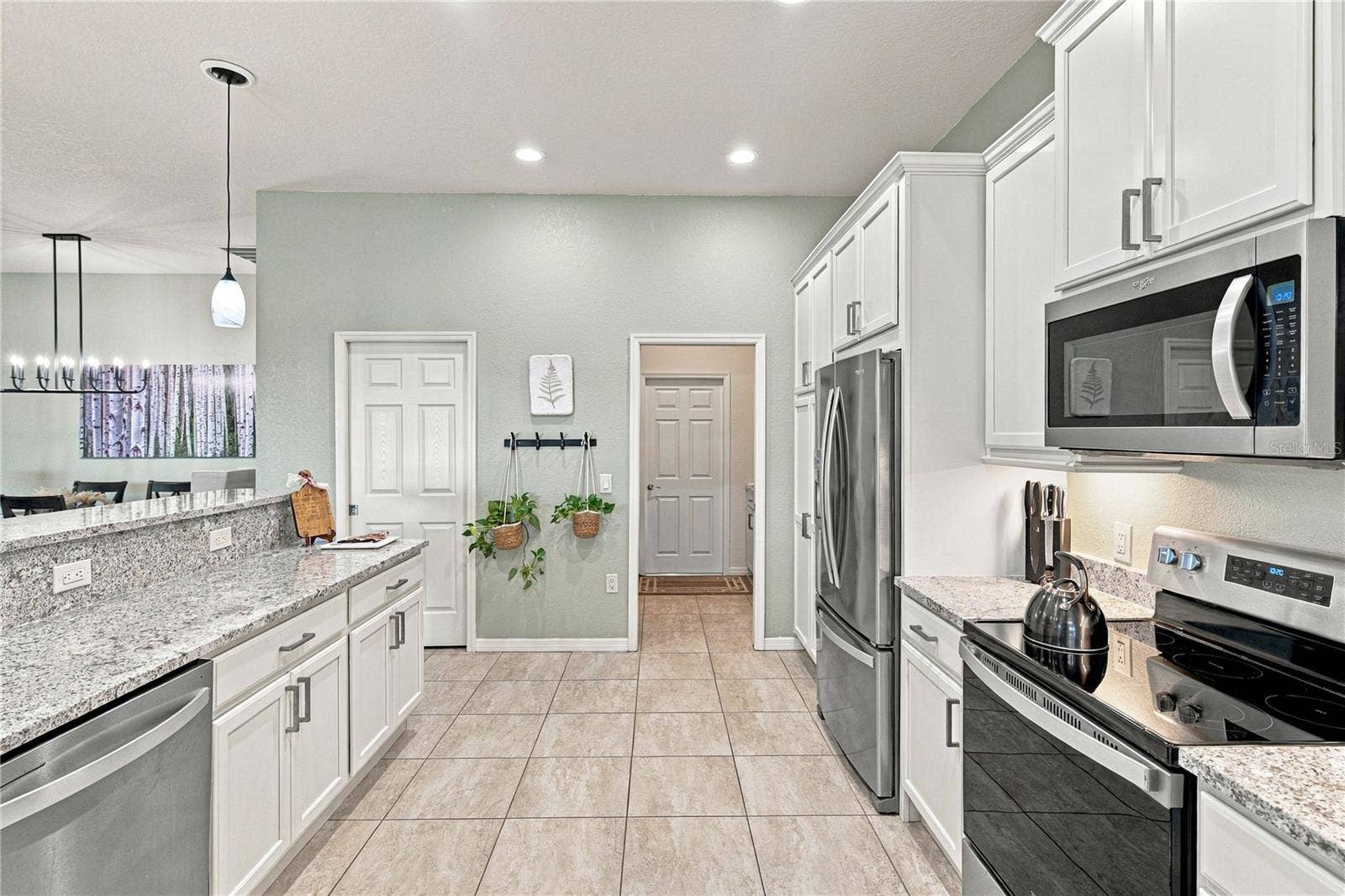 6125 PEBBLE BEACH BOULEVARD, Winter Haven, FL 33884 Kitchen