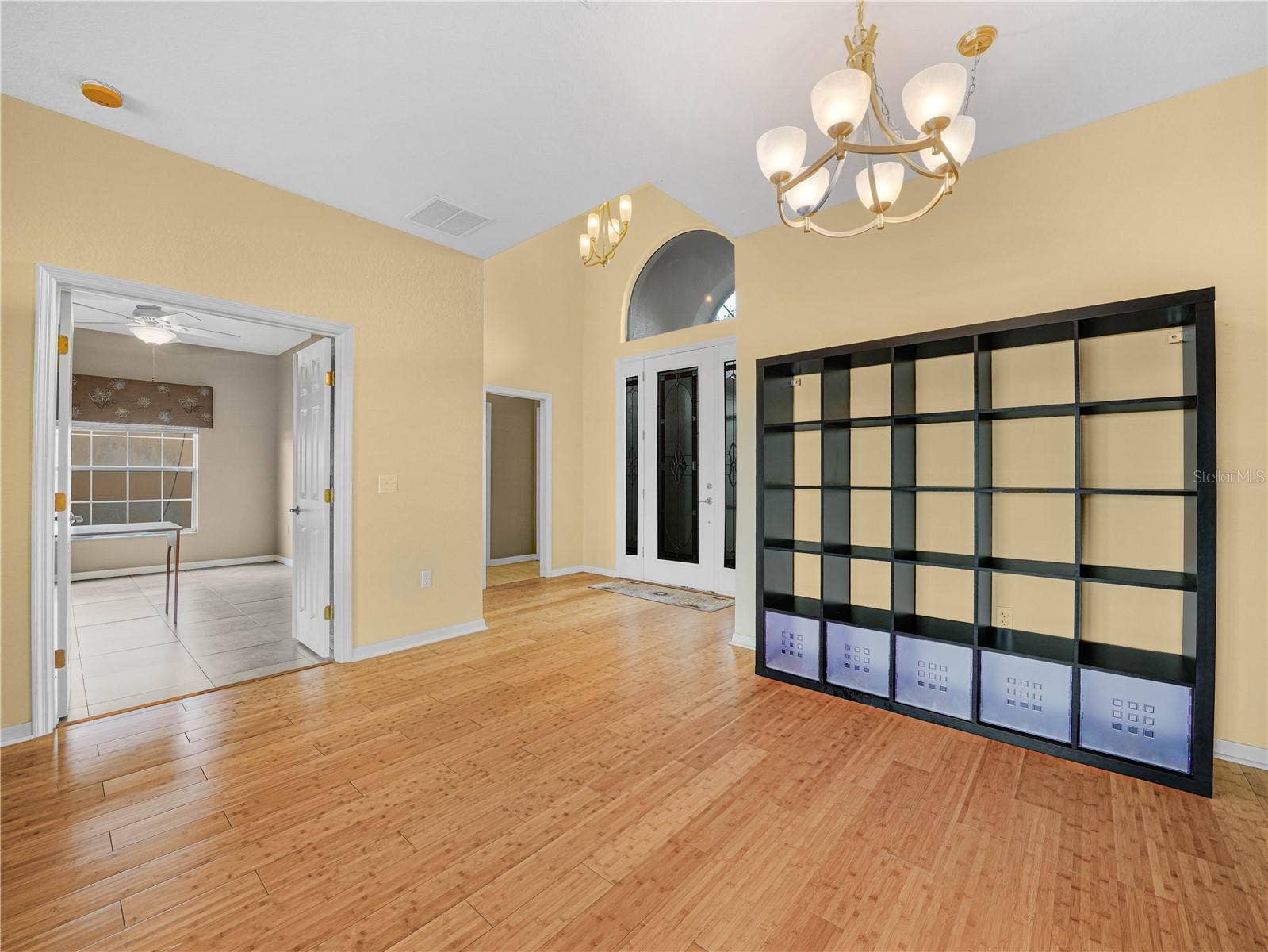 5385 HOGAN LANE, Winter Haven, FL 33884 View looking towards front door and Den