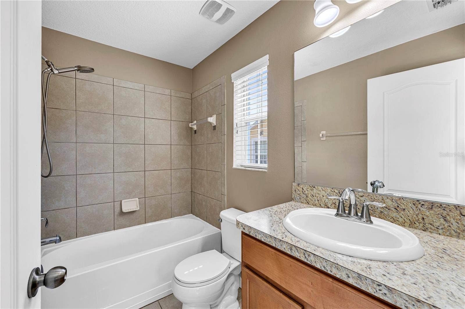 4019 WINDING VINE DRIVE, Lakeland, FL 33812 4019 WINDING VINE DRIVE, Lakeland, FL 33812