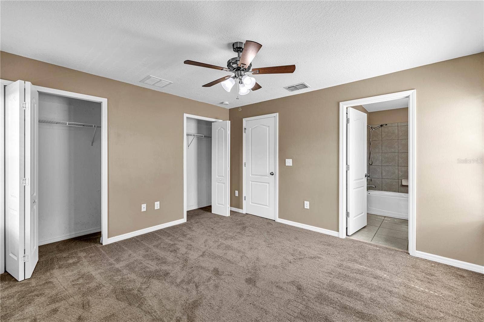 4019 WINDING VINE DRIVE, Lakeland, FL 33812 4019 WINDING VINE DRIVE, Lakeland, FL 33812