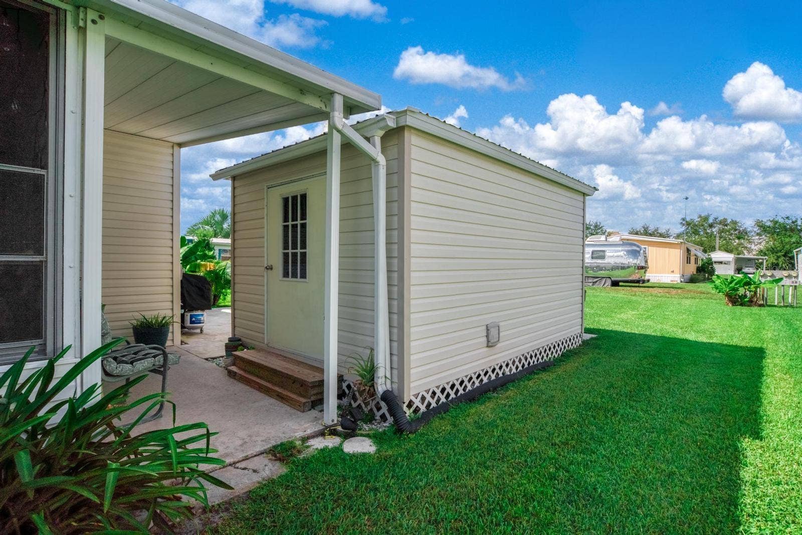 2024 E ROBIN AVENUE, Sebring, FL 33870