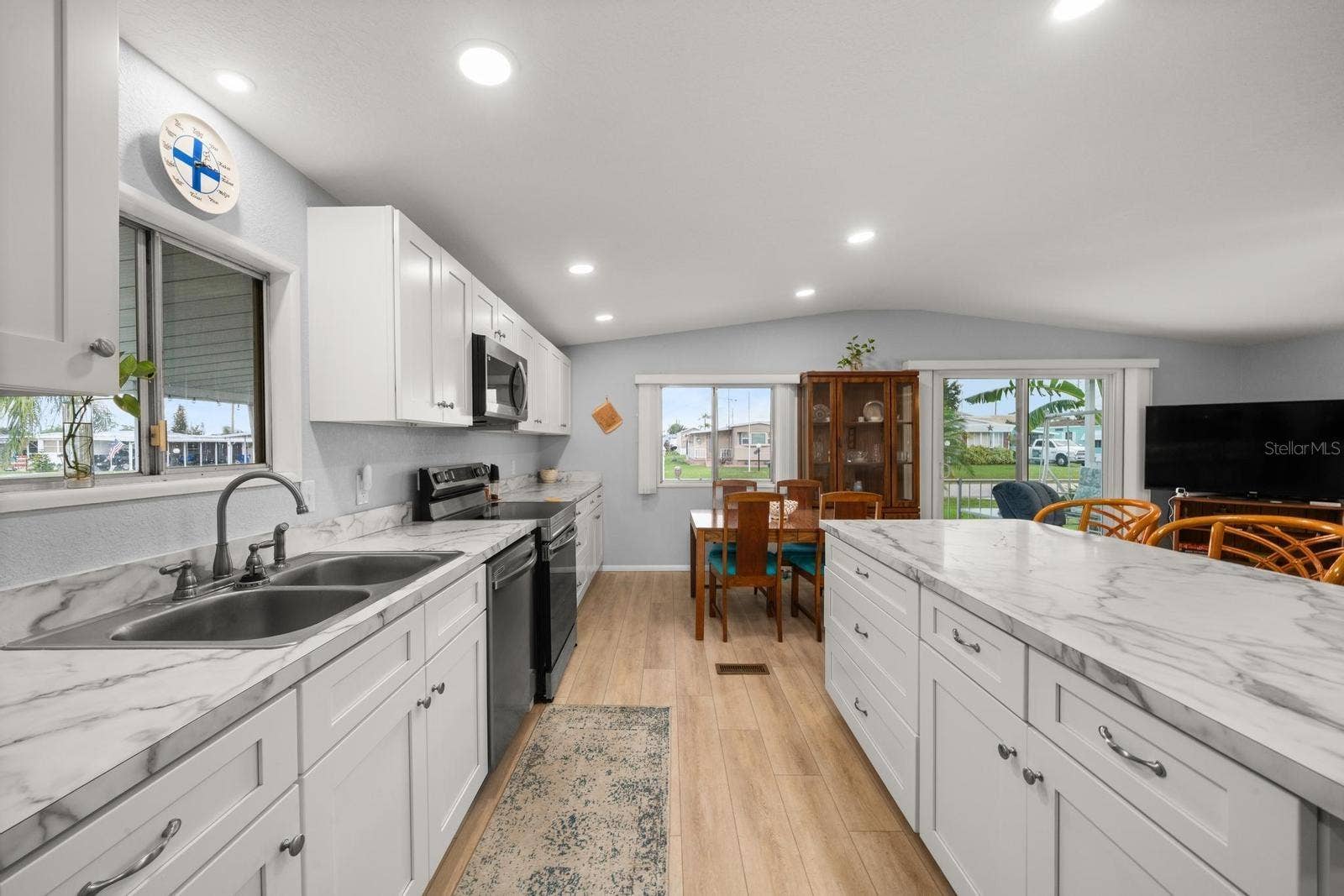 2024 E ROBIN AVENUE, Sebring, FL 33870