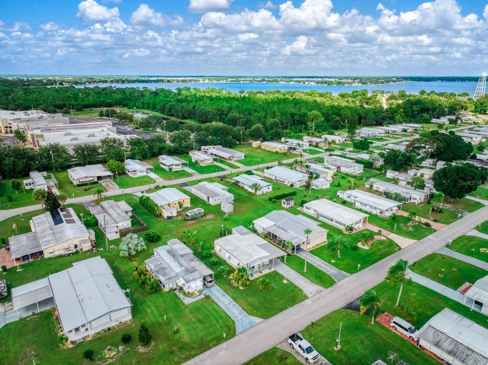 2024 E ROBIN AVENUE, Sebring, FL 33870