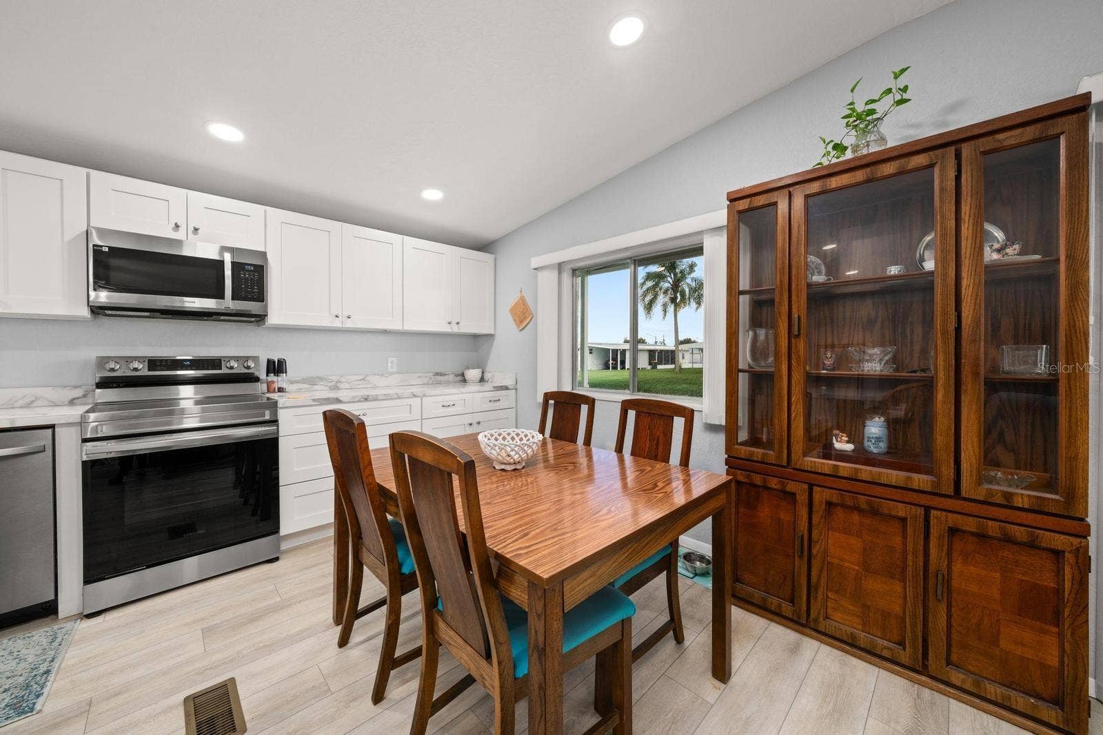 2024 E ROBIN AVENUE, Sebring, FL 33870