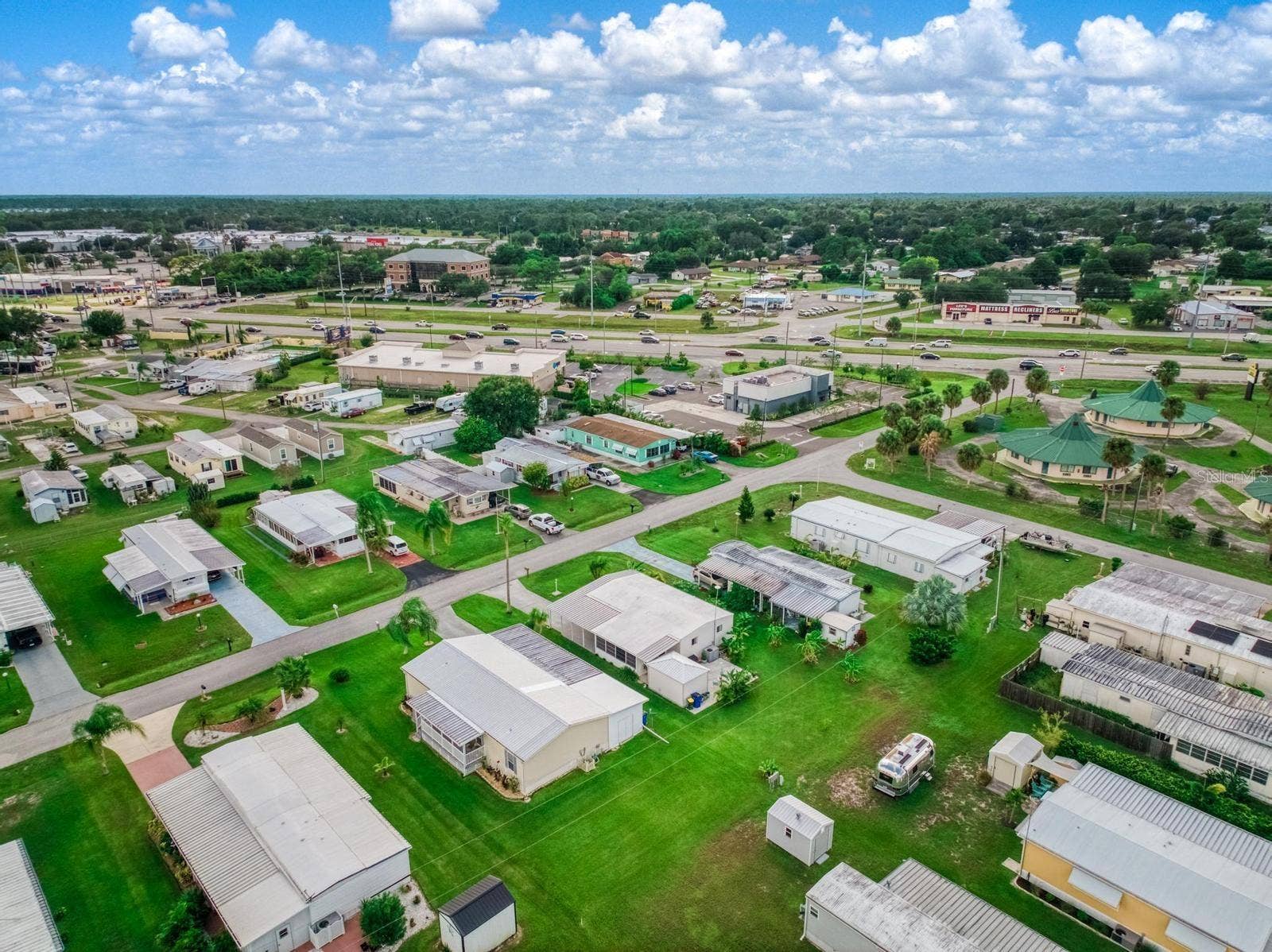 2024 E ROBIN AVENUE, Sebring, FL 33870