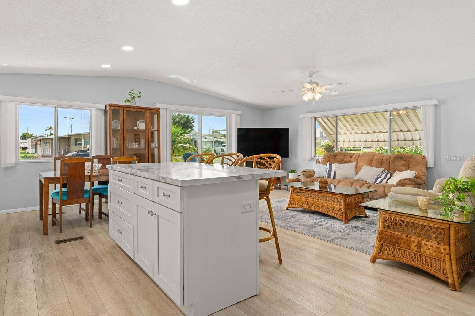 2024 E ROBIN AVENUE, Sebring, FL 33870