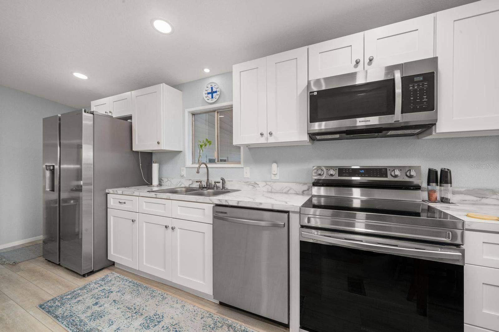 2024 E ROBIN AVENUE, Sebring, FL 33870