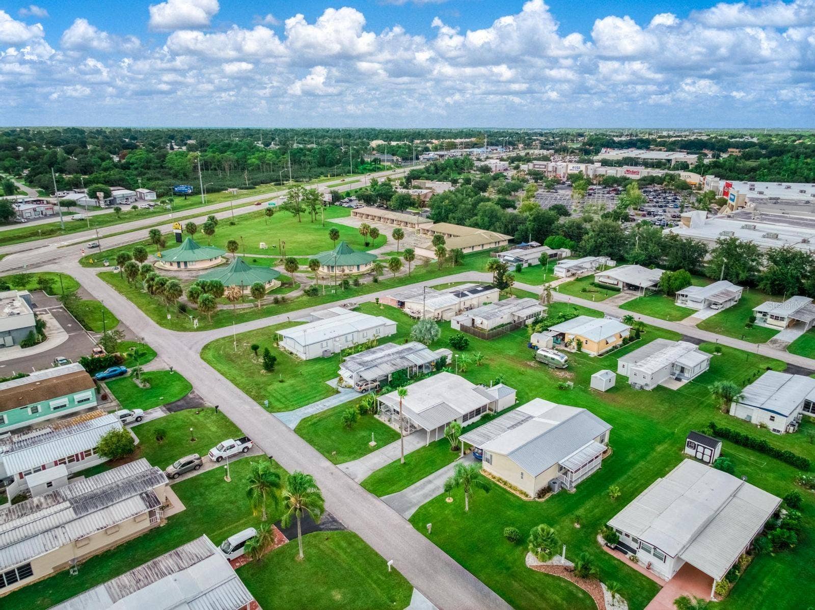 2024 E ROBIN AVENUE, Sebring, FL 33870