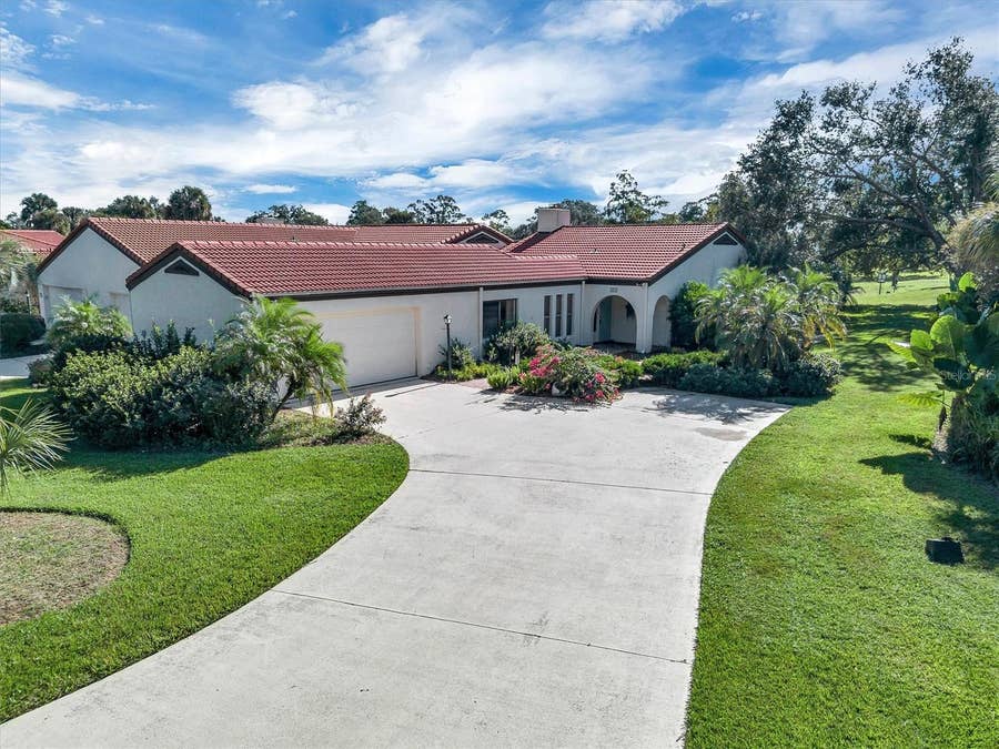 Property photo for 559 CLUBHOUSE DRIVE, Lake Wales, FL