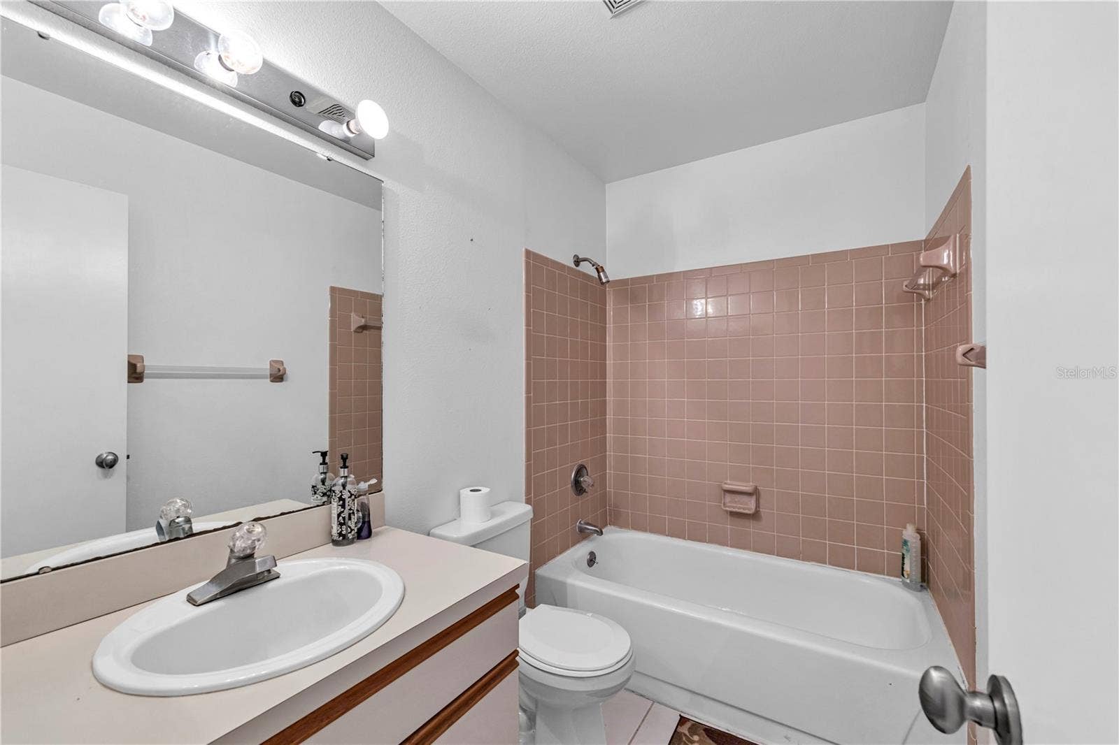 2050 SAN MARCOS DRIVE SE, #211, Winter Haven, FL 33880 2050 SAN MARCOS DRIVE SE, #211, Winter Haven, FL 33880