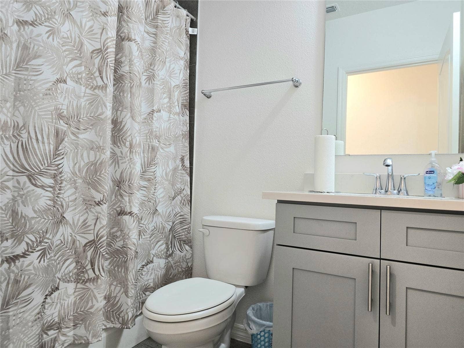 4956 JACKSON STREET, Winter Haven, FL 33884 Guest Bathroom