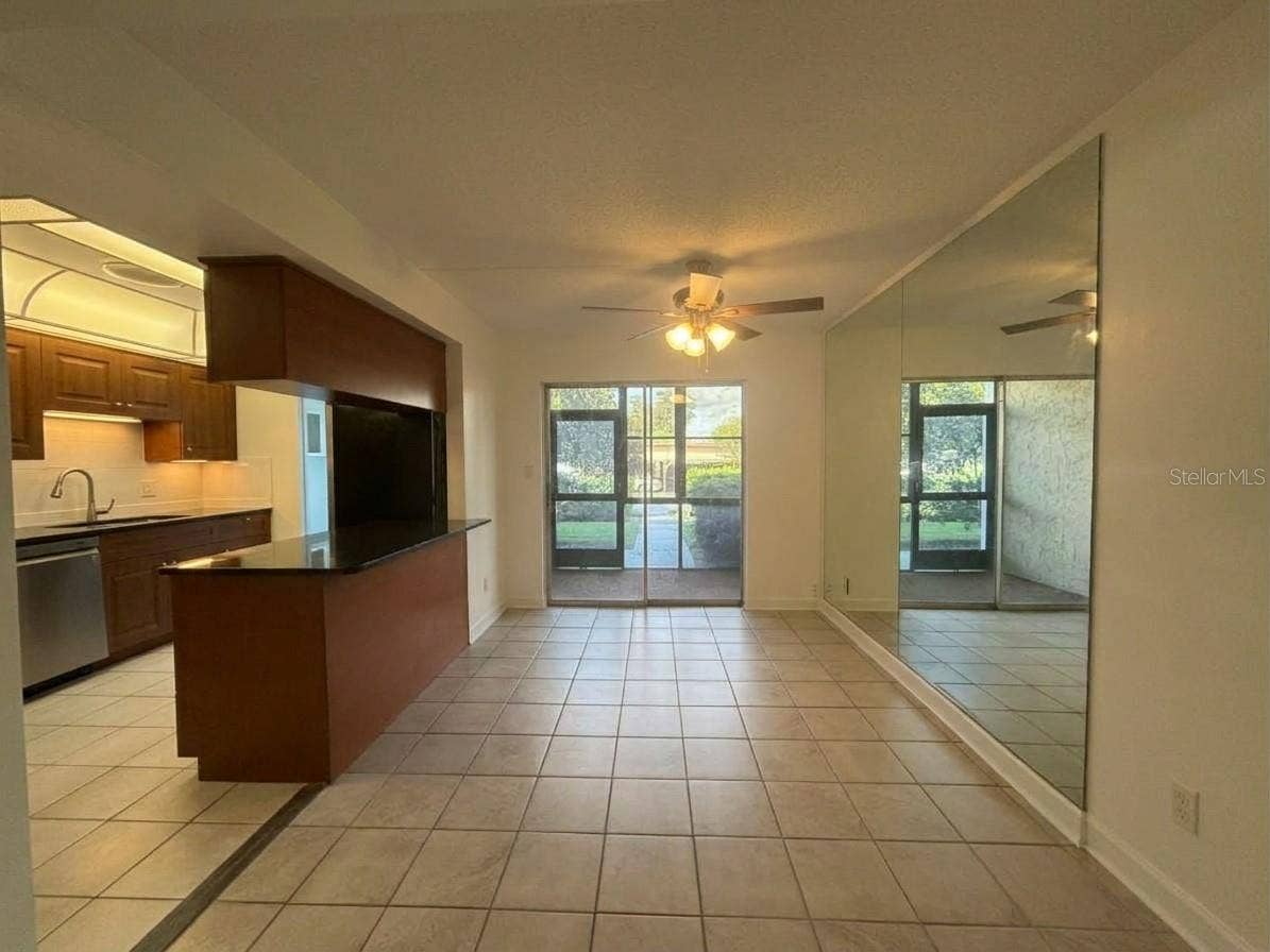 1130 N LAKE PARKER AVENUE, #B112, Lakeland, FL 33805 1130 N LAKE PARKER AVENUE, #B112, Lakeland, FL 33805