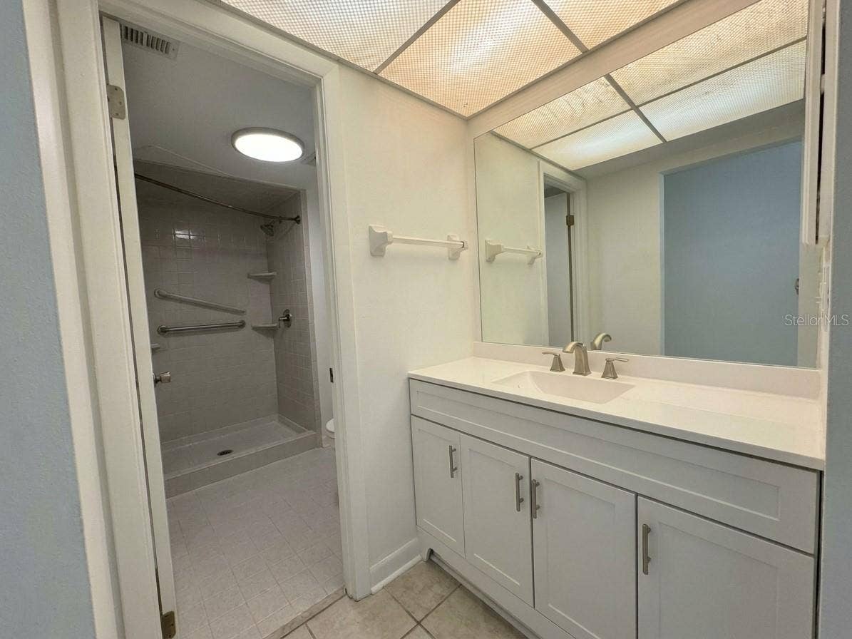 1130 N LAKE PARKER AVENUE, #B112, Lakeland, FL 33805 1130 N LAKE PARKER AVENUE, #B112, Lakeland, FL 33805