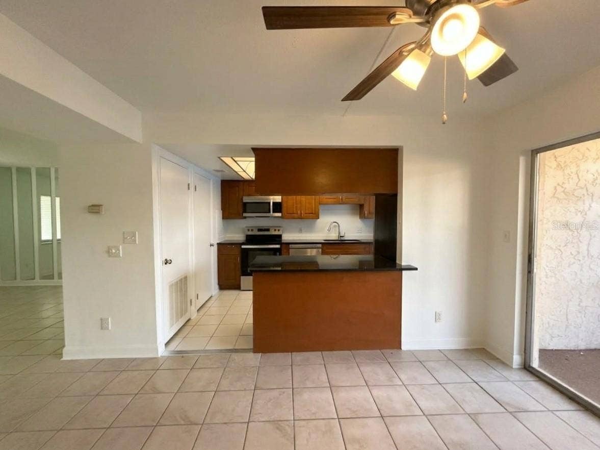 1130 N LAKE PARKER AVENUE, #B112, Lakeland, FL 33805 1130 N LAKE PARKER AVENUE, #B112, Lakeland, FL 33805