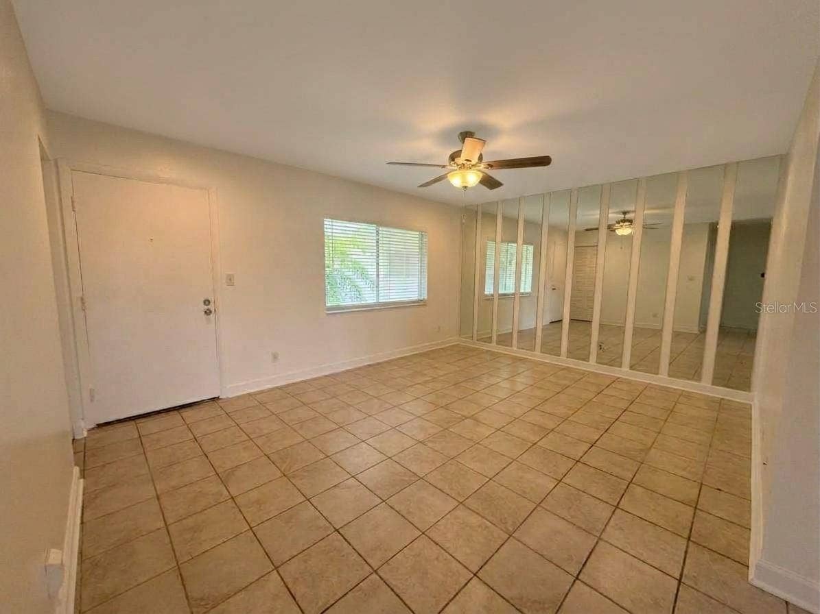 1130 N LAKE PARKER AVENUE, #B112, Lakeland, FL 33805 1130 N LAKE PARKER AVENUE, #B112, Lakeland, FL 33805