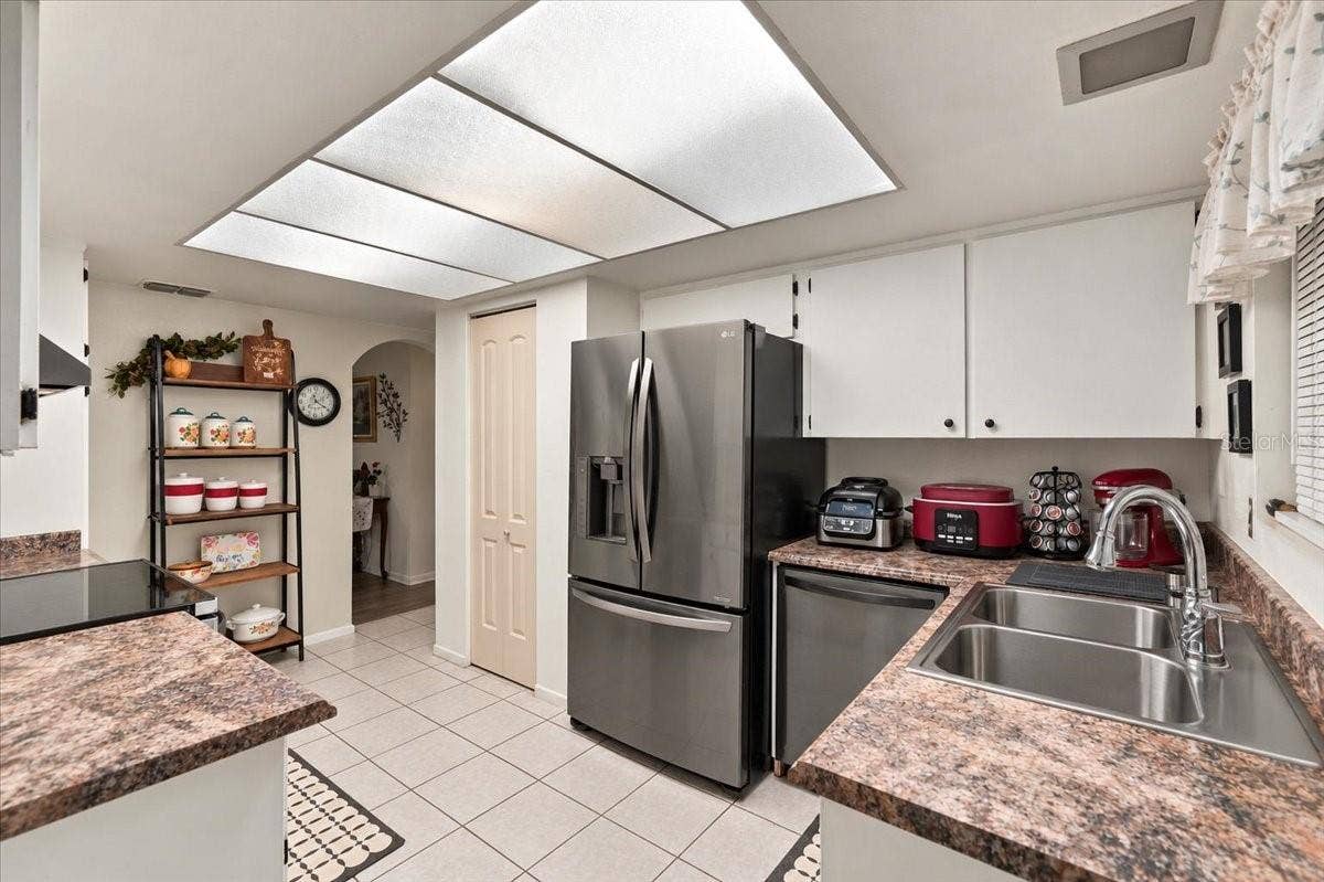 1004 JOAN AVENUE, Dundee, FL 33838 1004 Joan Ave Dundee, FL 33838