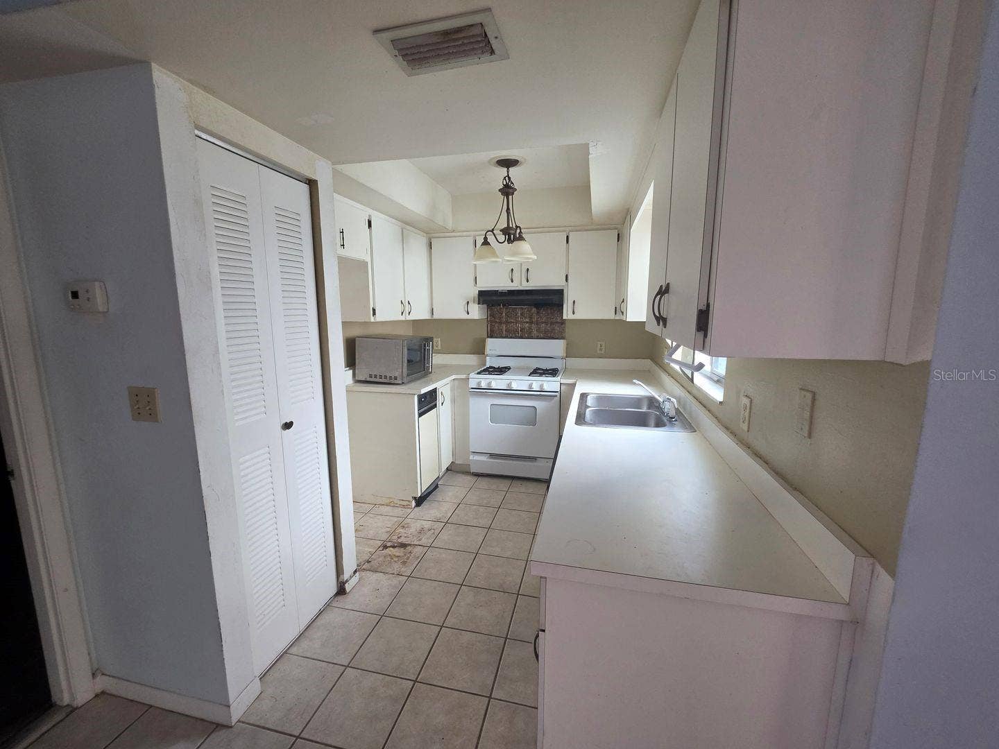 395 SAN JOSE DR, Winter Haven, FL 33884 Kitchen