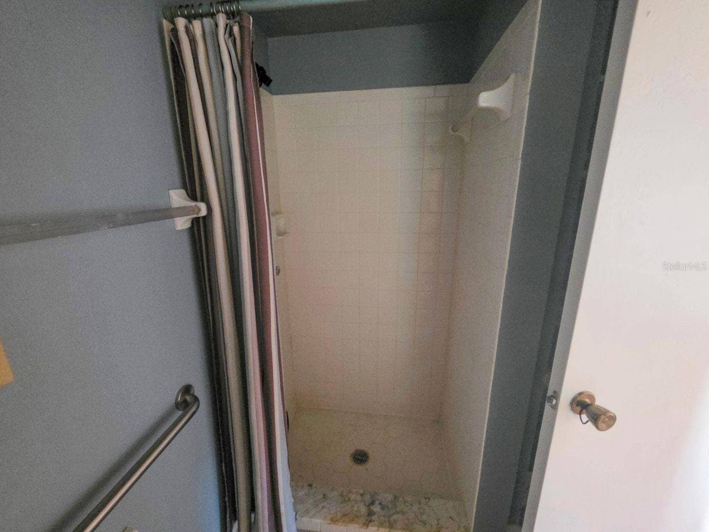 395 SAN JOSE DR, Winter Haven, FL 33884 Primary bath