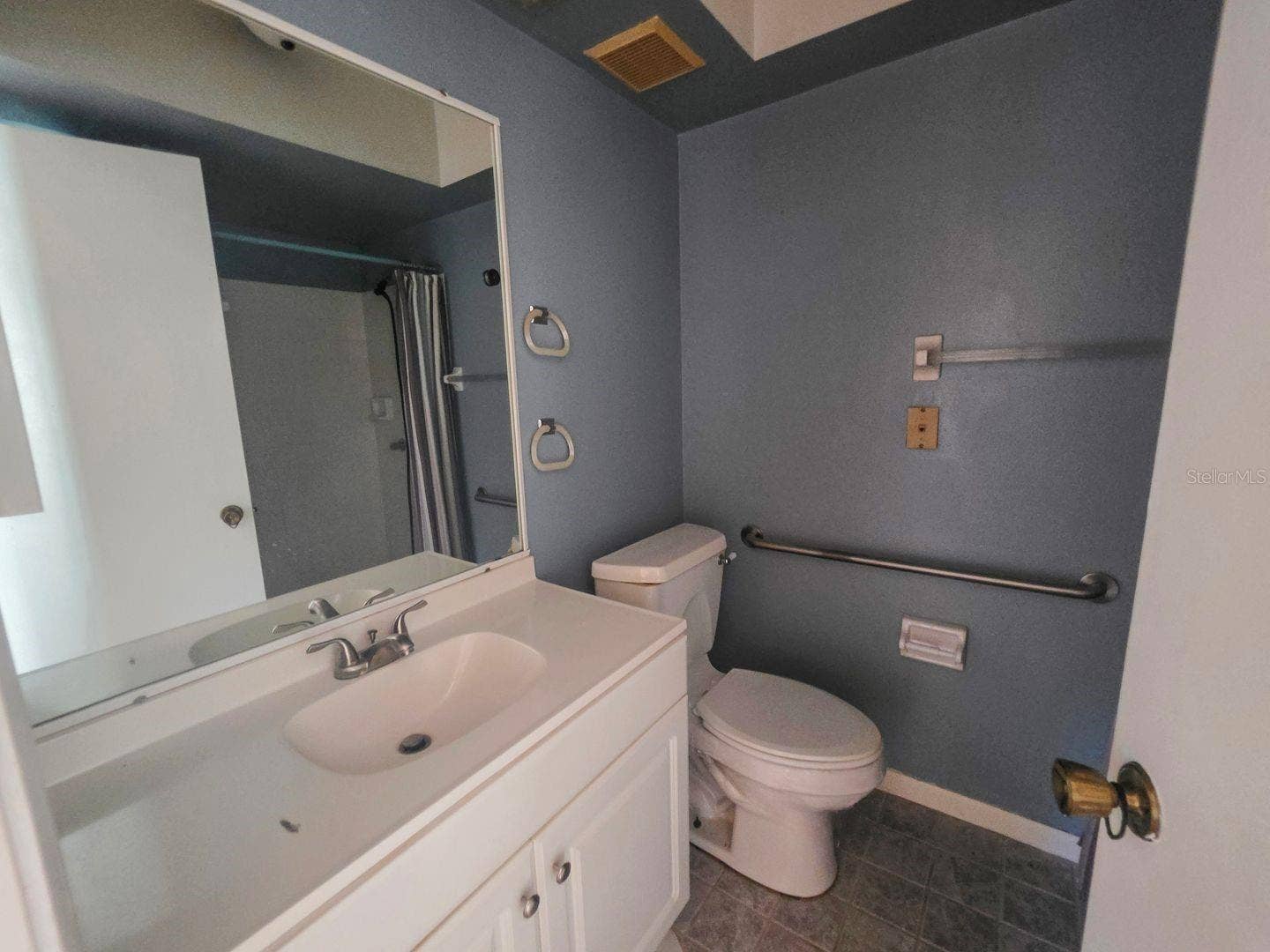 395 SAN JOSE DR, Winter Haven, FL 33884 Primary bath