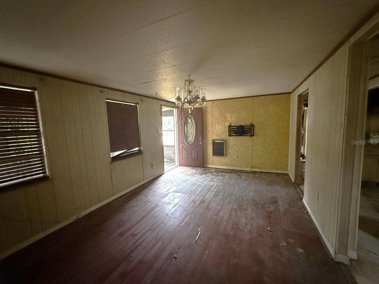 817 SE PINE AVE, Fort Meade, FL 33841 Living room