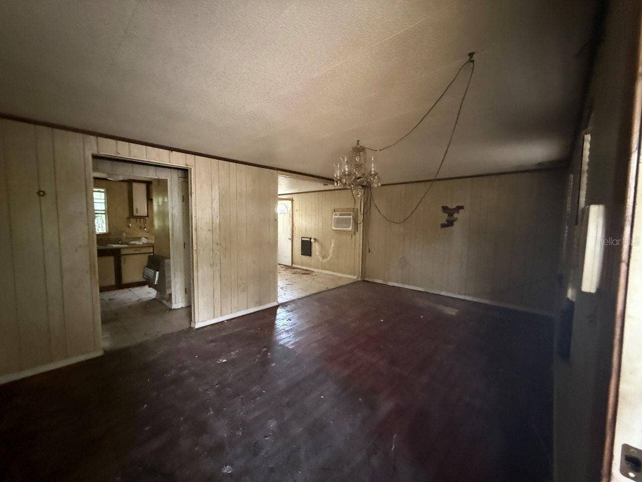 817 SE PINE AVE, Fort Meade, FL 33841 Living room