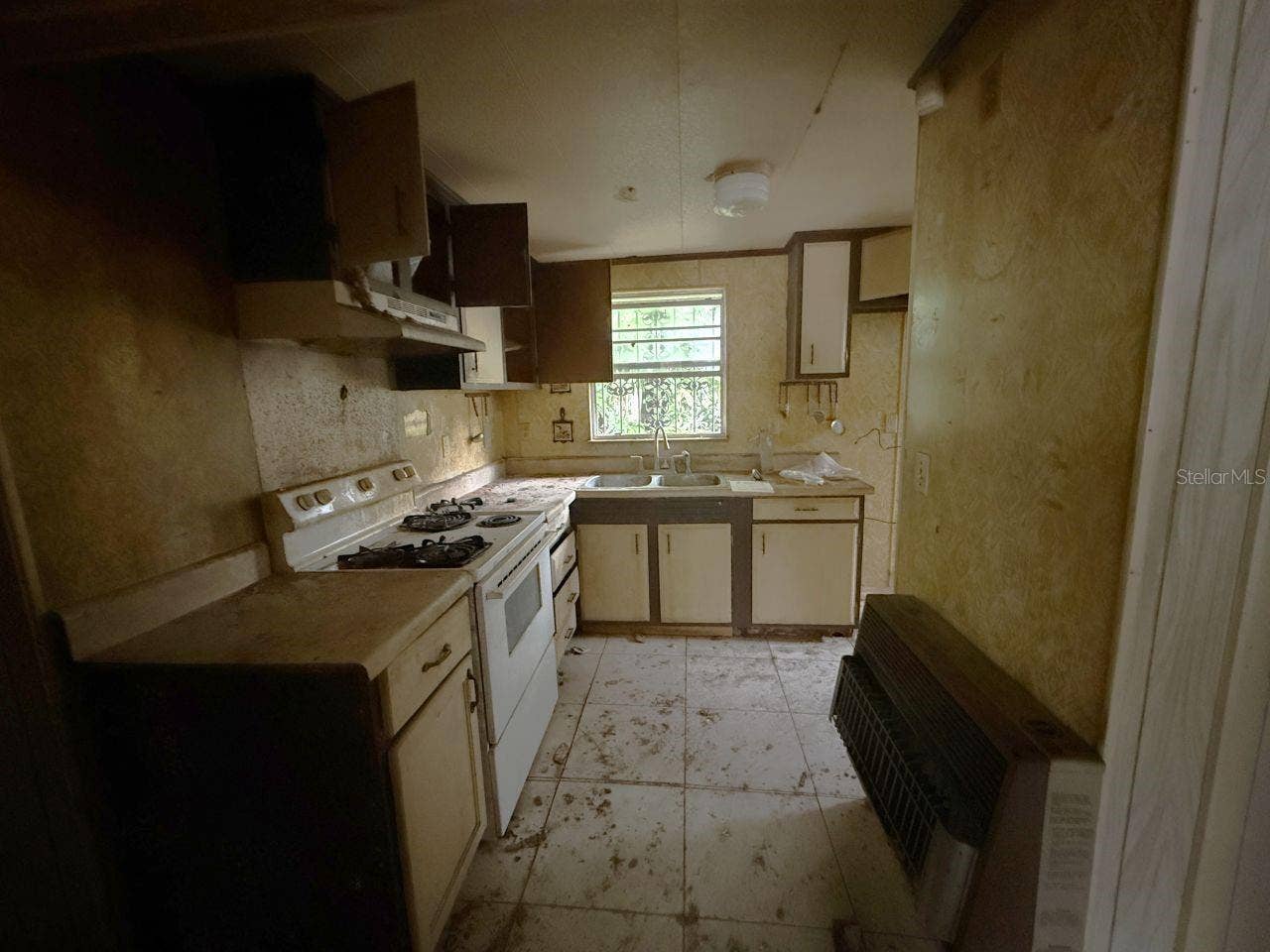 817 SE PINE AVE, Fort Meade, FL 33841 Kitchen