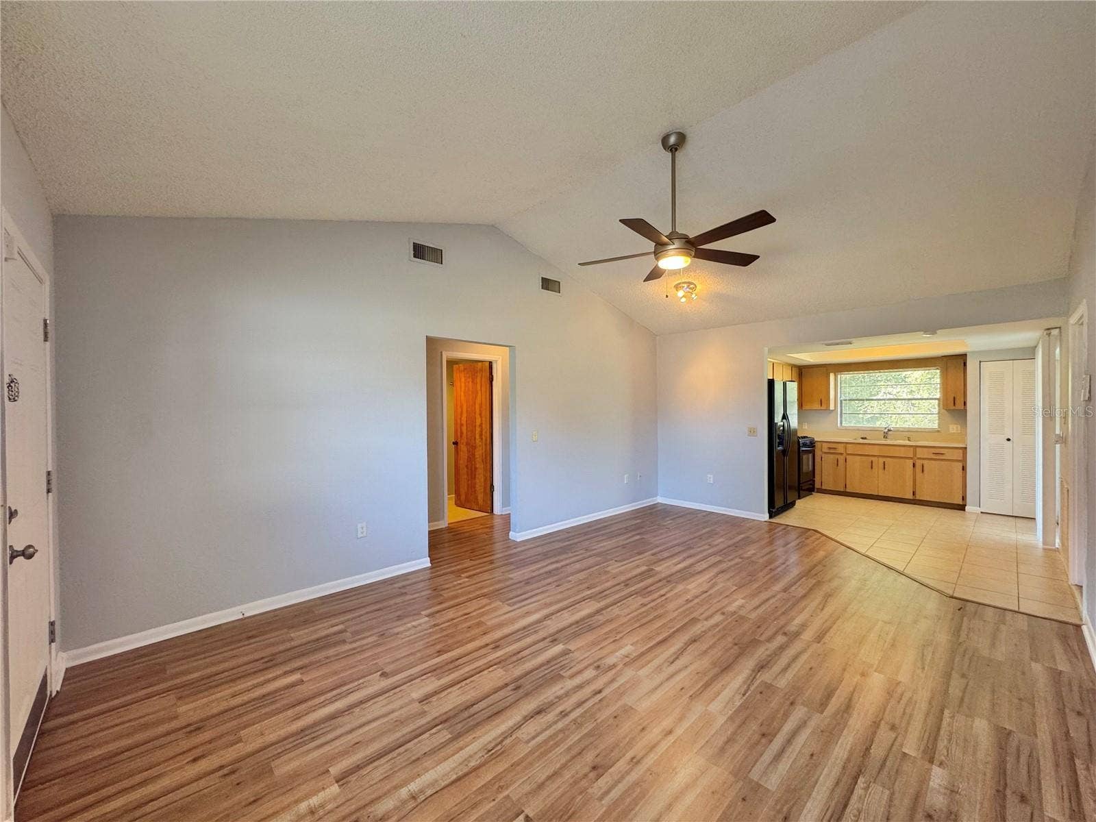 924 SUNSHINE WAY SW, Winter Haven, FL 33880 Living room