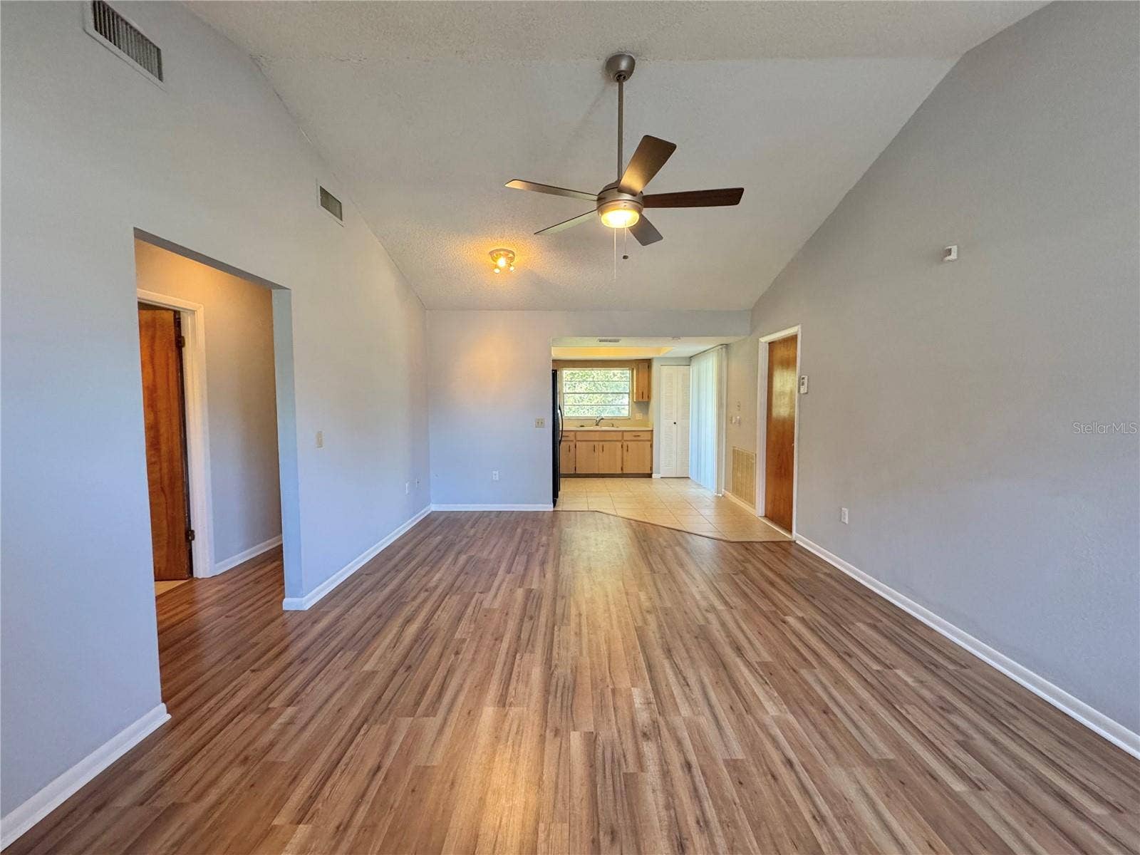 924 SUNSHINE WAY SW, Winter Haven, FL 33880 Living room