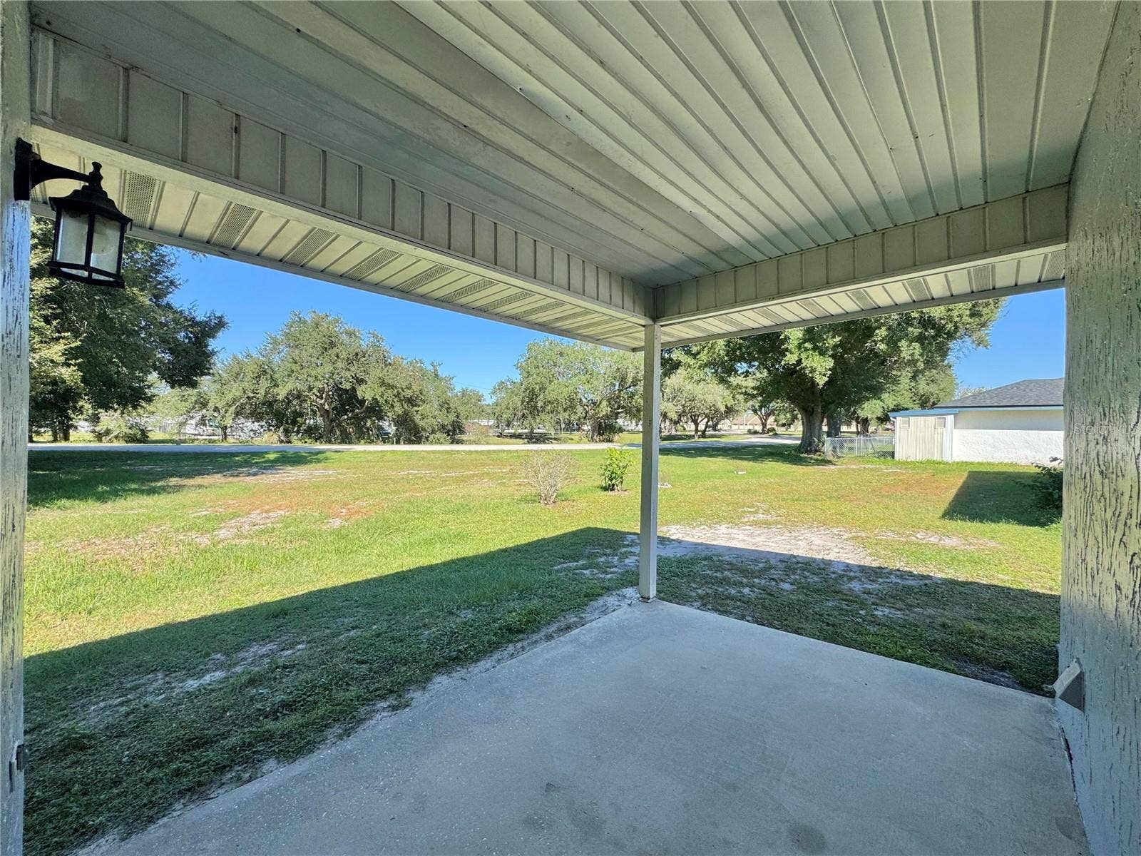 924 SUNSHINE WAY SW, Winter Haven, FL 33880 Covered rear patio