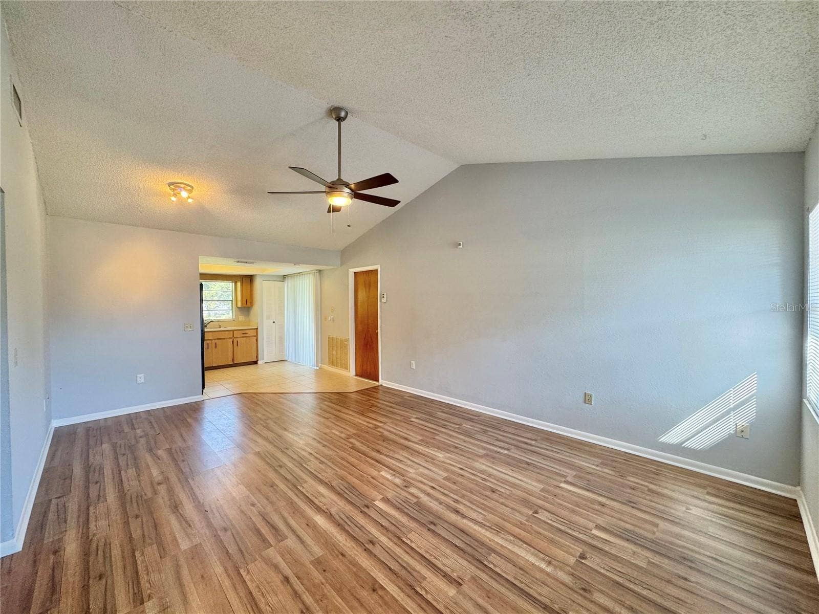 924 SUNSHINE WAY SW, Winter Haven, FL 33880 Living room