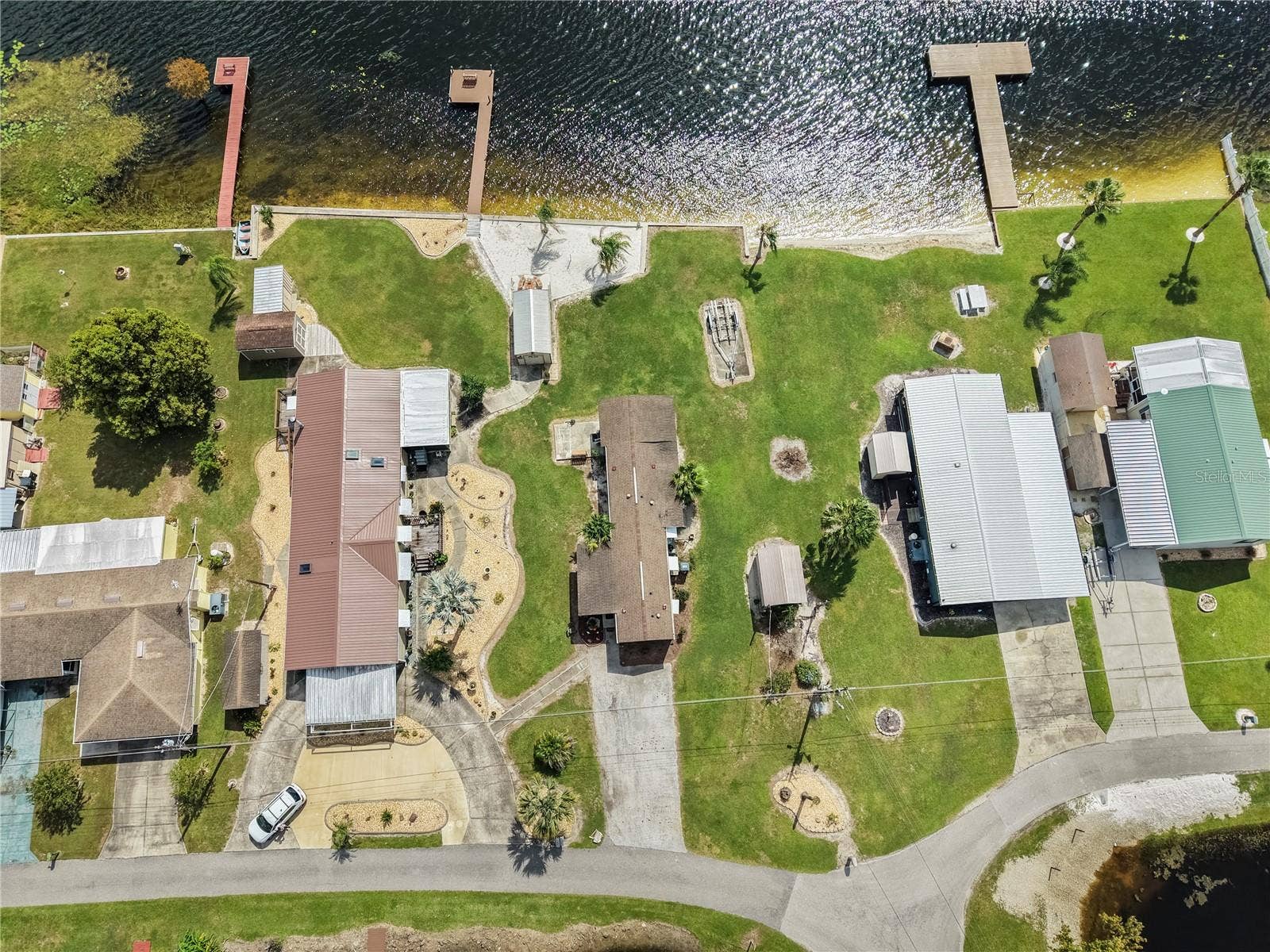 3208 LAKEVIEW DRIVE, Haines City, FL 33844 3208 LAKEVIEW DRIVE, Haines City, FL 33844