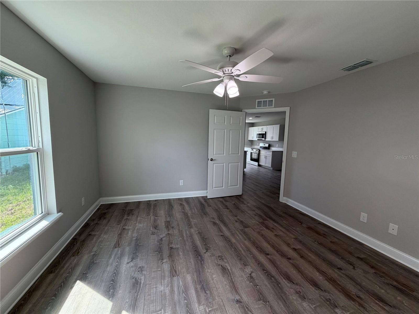306 SW 1ST AVE, Mulberry, FL 33860 Primary bed