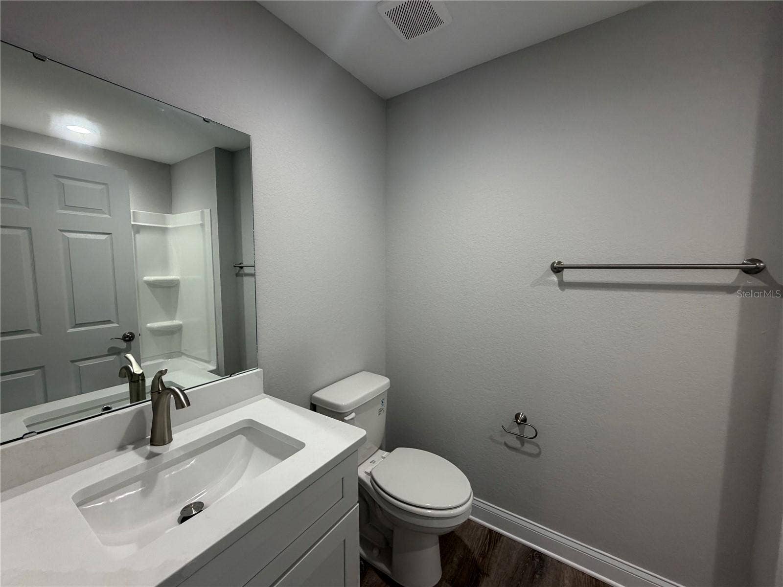 306 SW 1ST AVE, Mulberry, FL 33860 Primary bath
