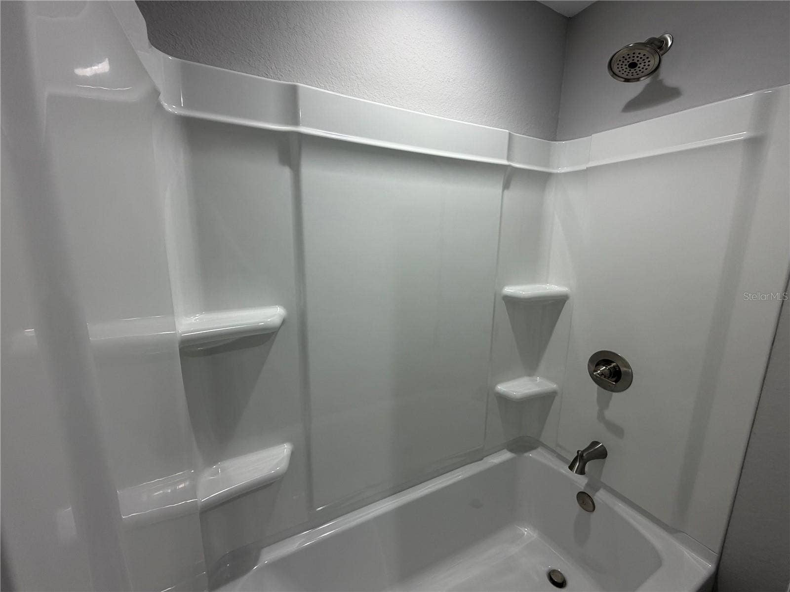 306 SW 1ST AVE, Mulberry, FL 33860 Primary bath