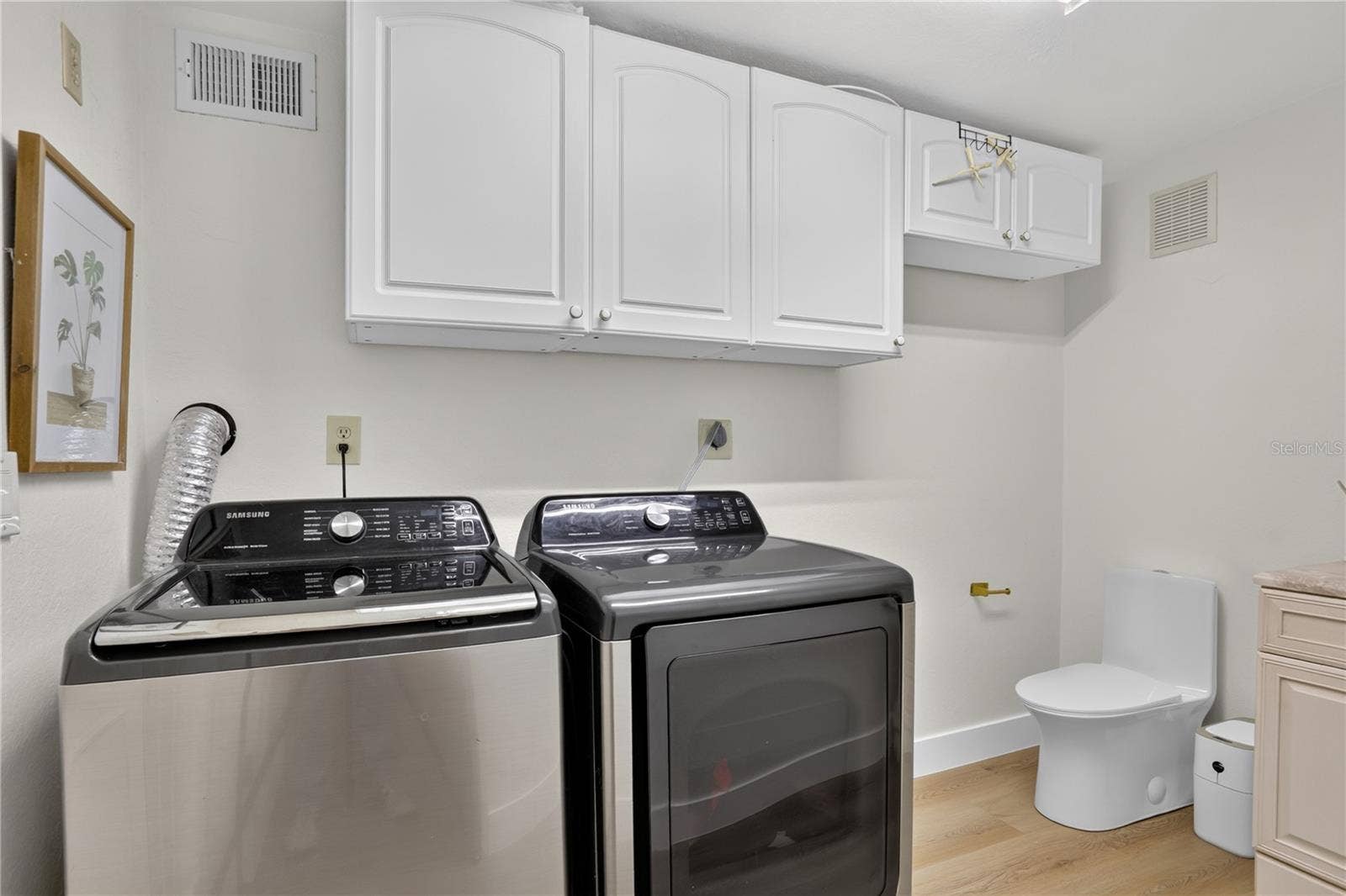 2313 INDIAN MOUND TRAIL, Kissimmee, FL 34746 Laundry Room
