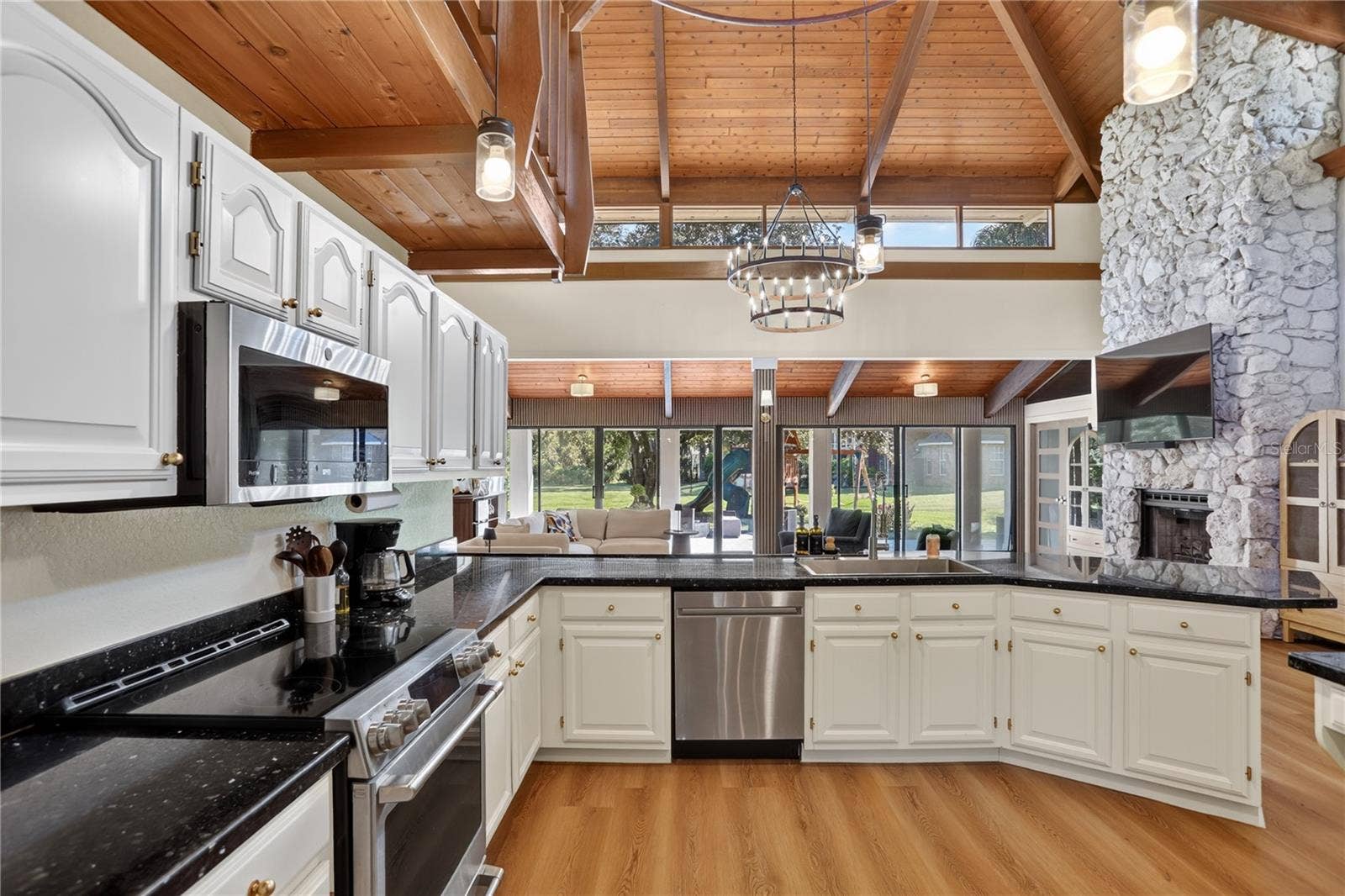2313 INDIAN MOUND TRAIL, Kissimmee, FL 34746 Kitchen